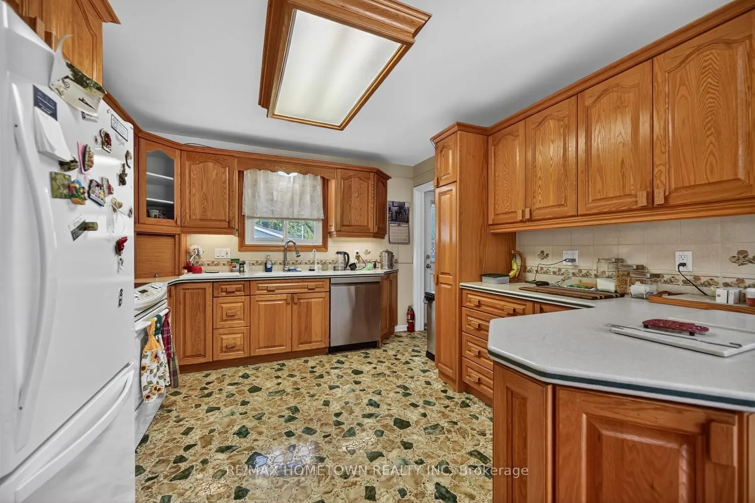 1404 Hallecks Road E