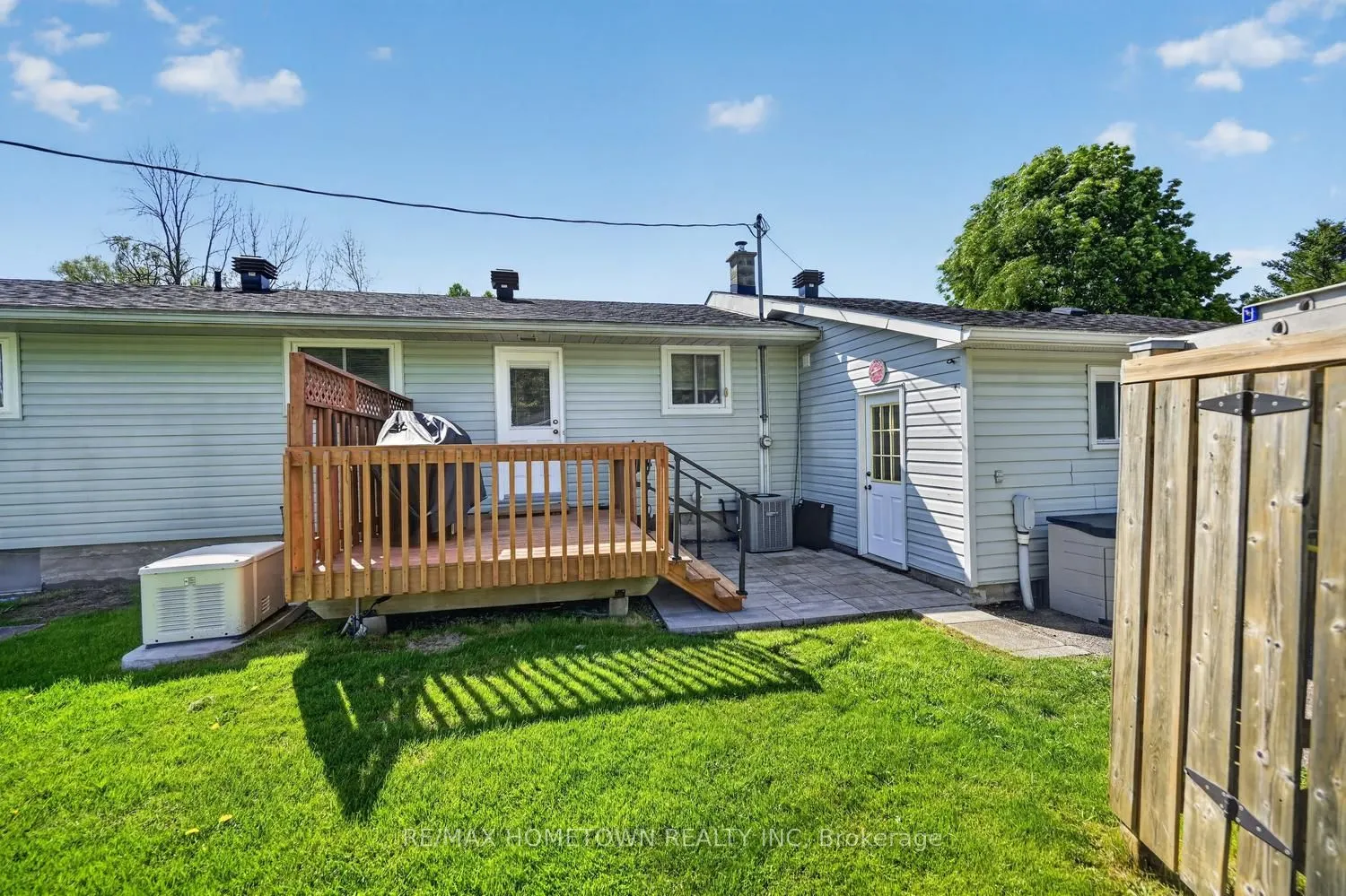 1404 Hallecks Road E