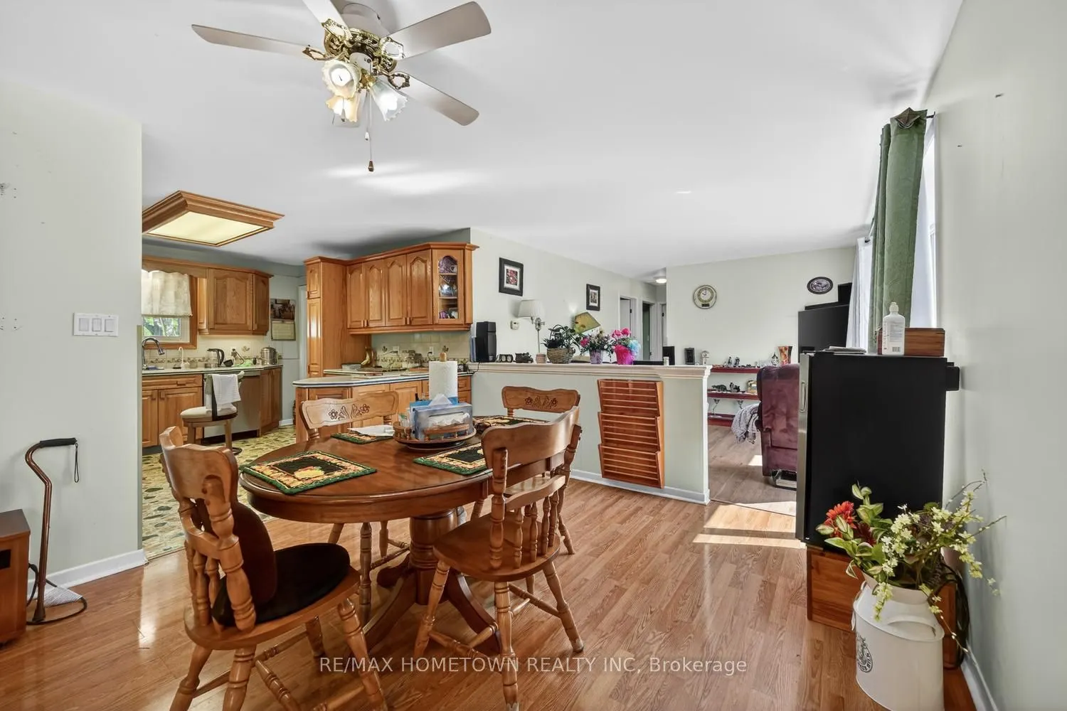 1404 Hallecks Road E