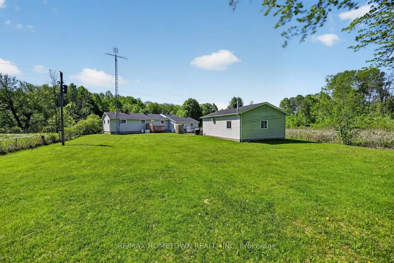 1404 Hallecks Road E