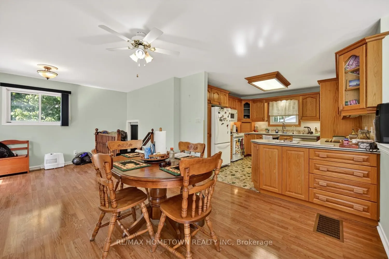 1404 Hallecks Road E
