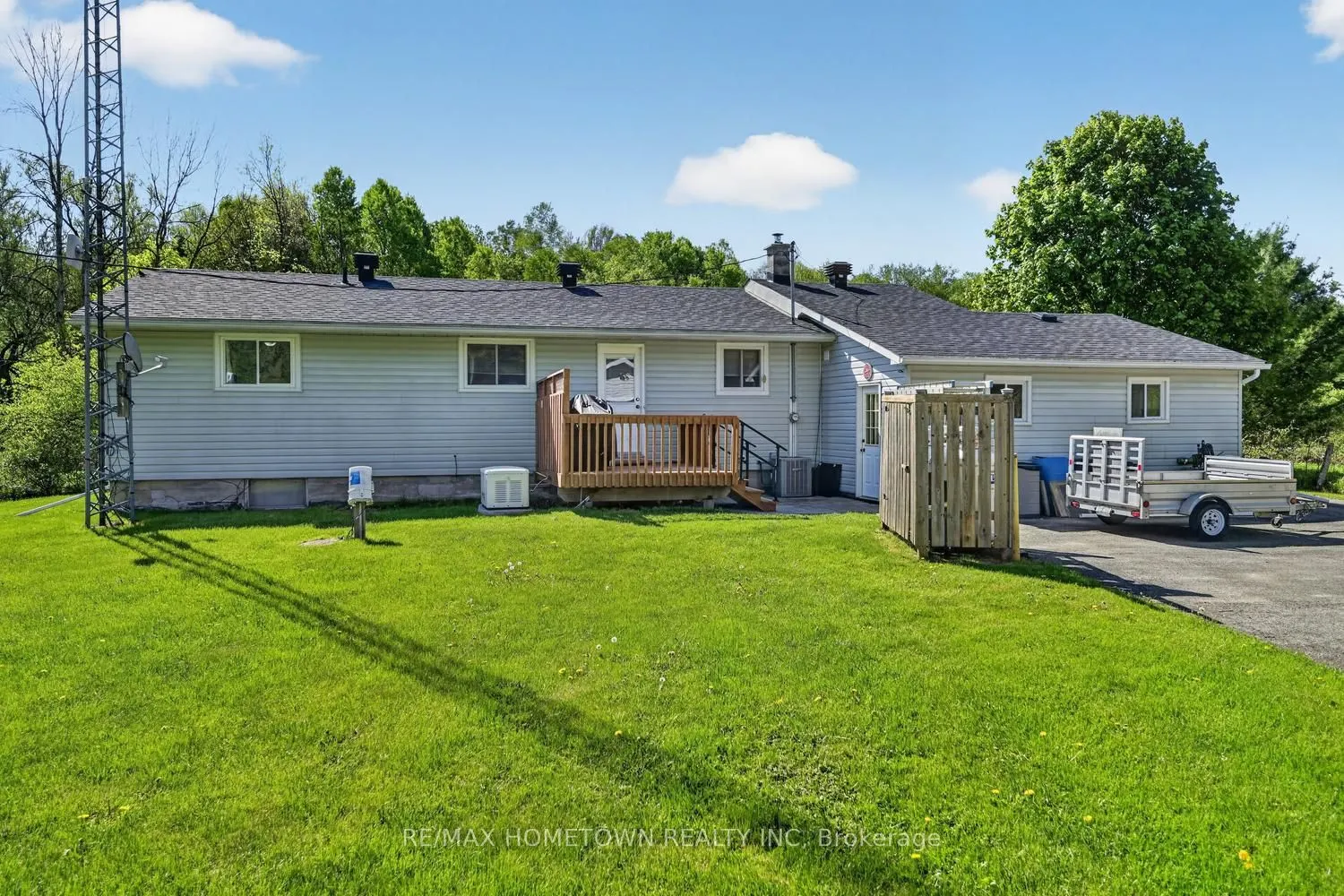 1404 Hallecks Road E
