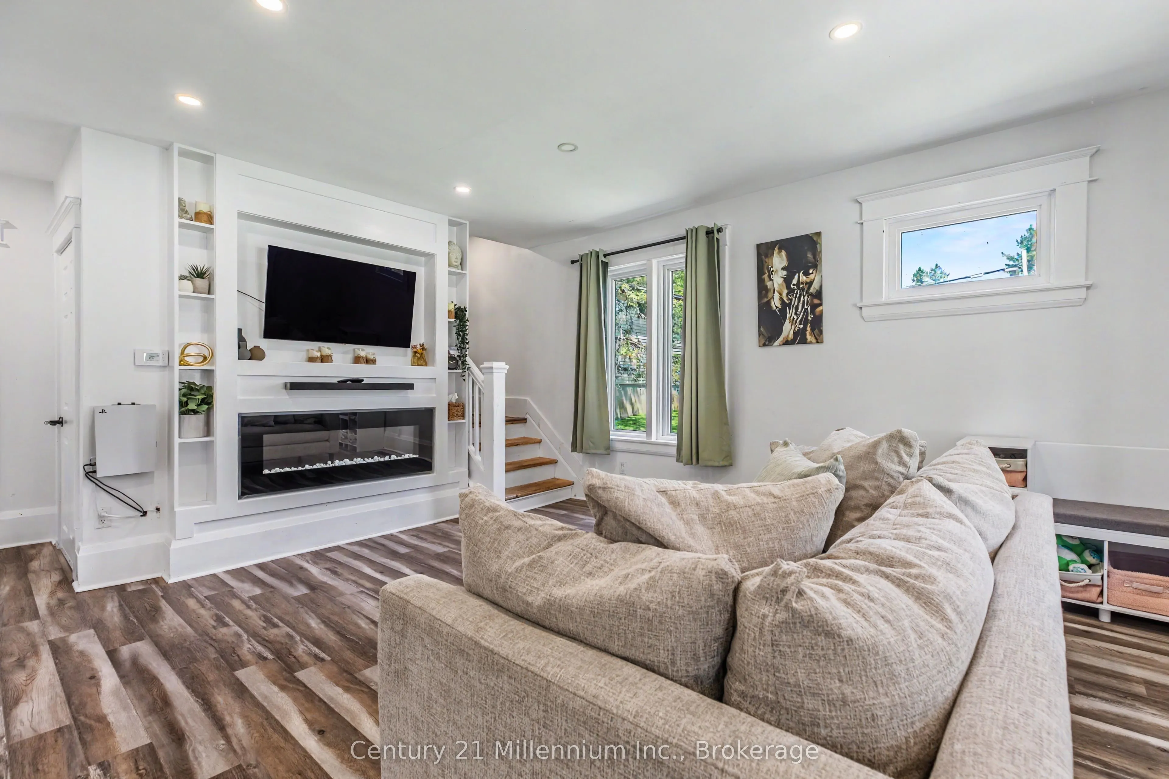 680193 Chatsworth Road 24