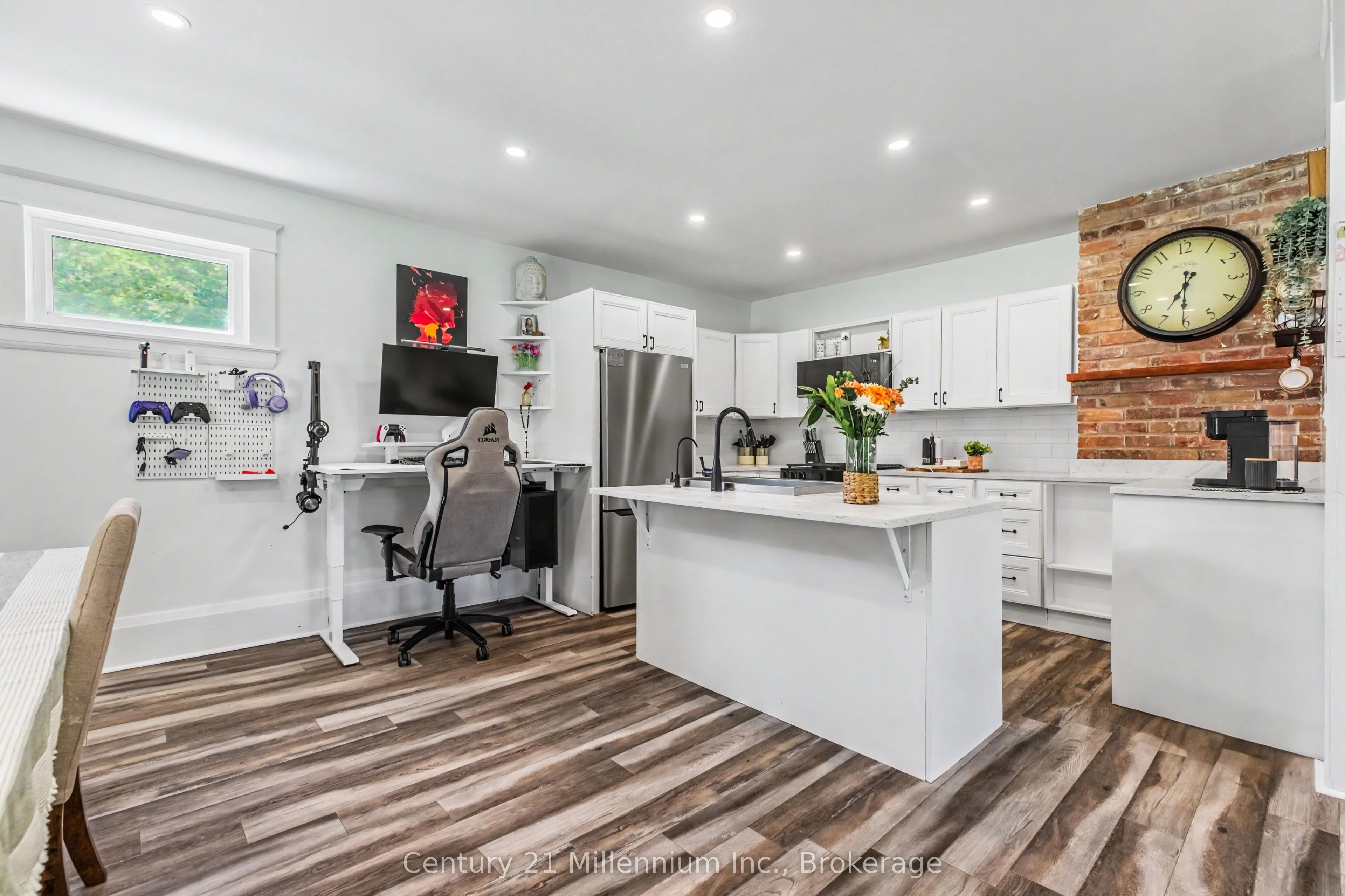 680193 Chatsworth Road 24