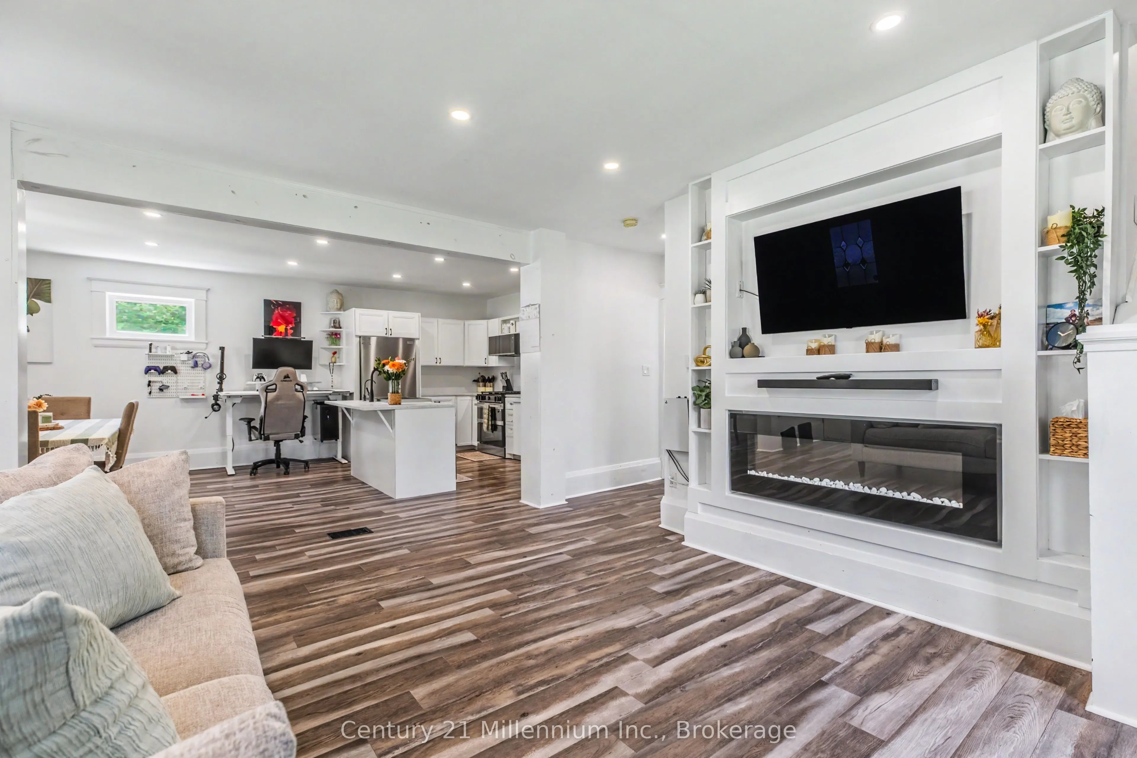 680193 Chatsworth Road 24