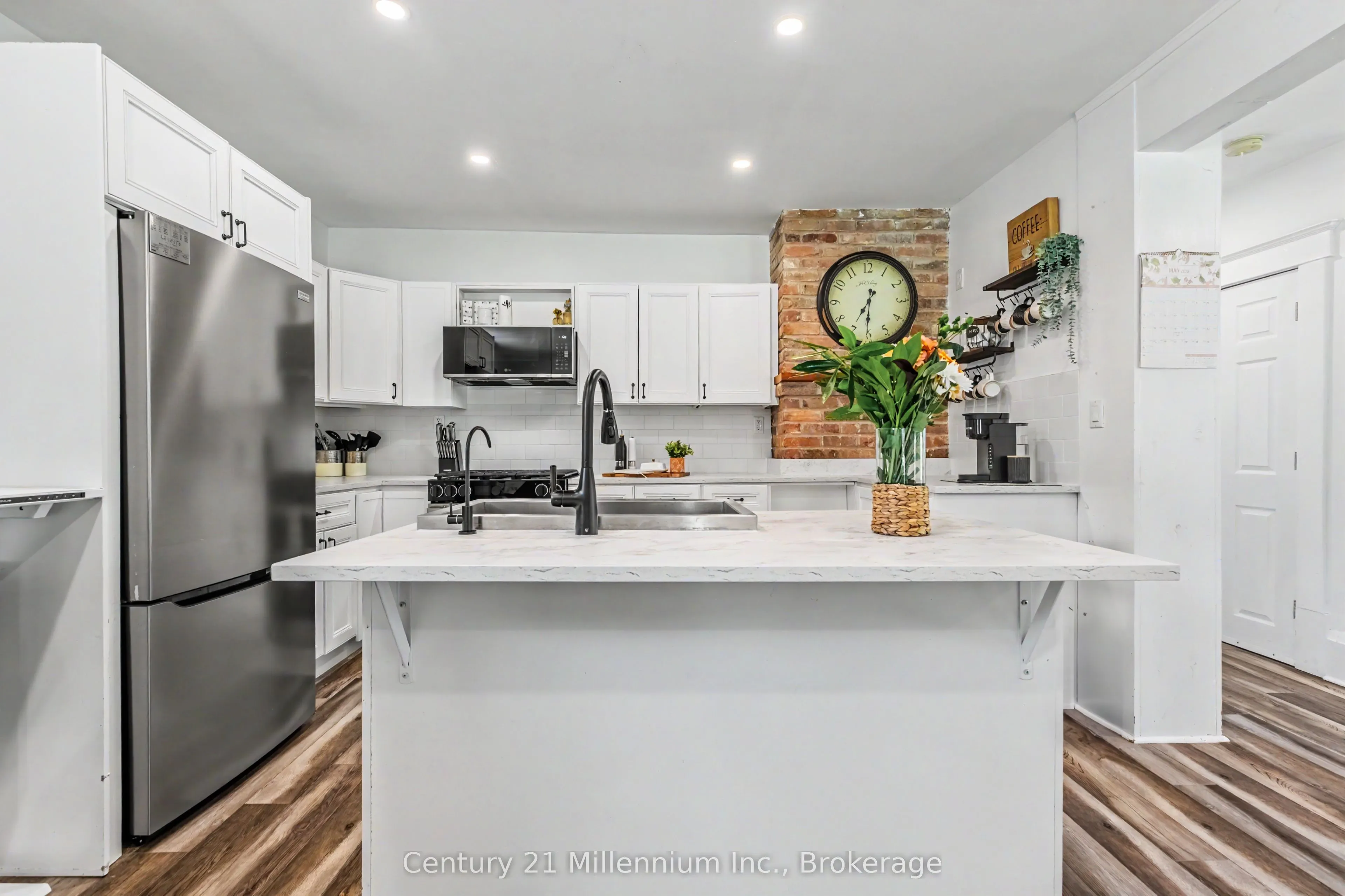 680193 Chatsworth Road 24