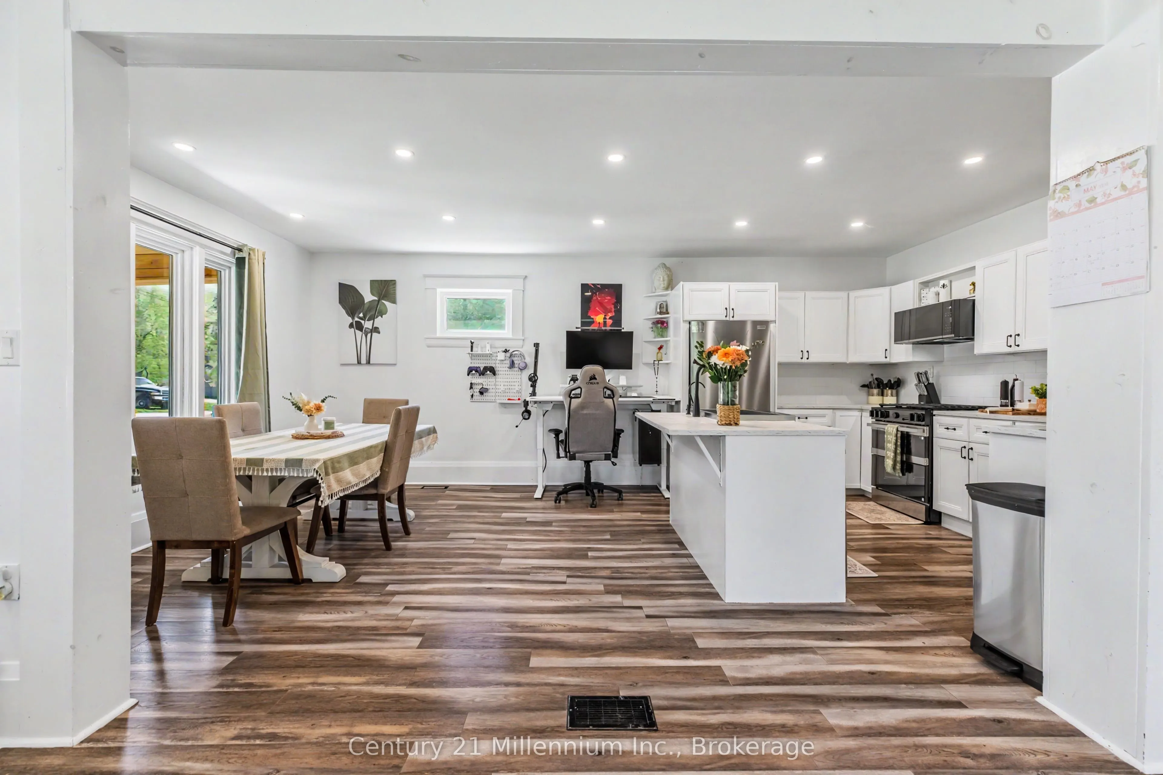 680193 Chatsworth Road 24