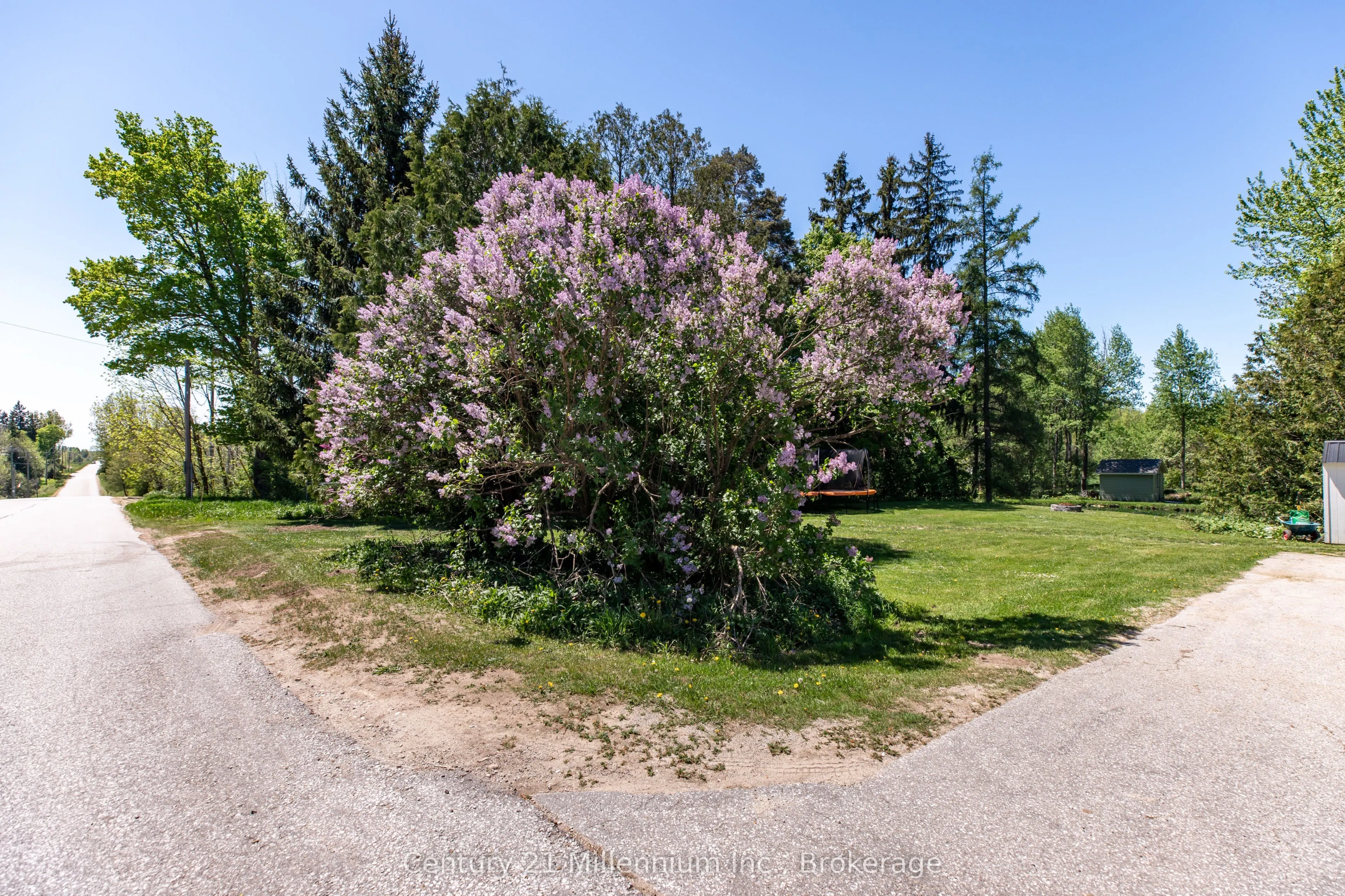 680193 Chatsworth Road 24