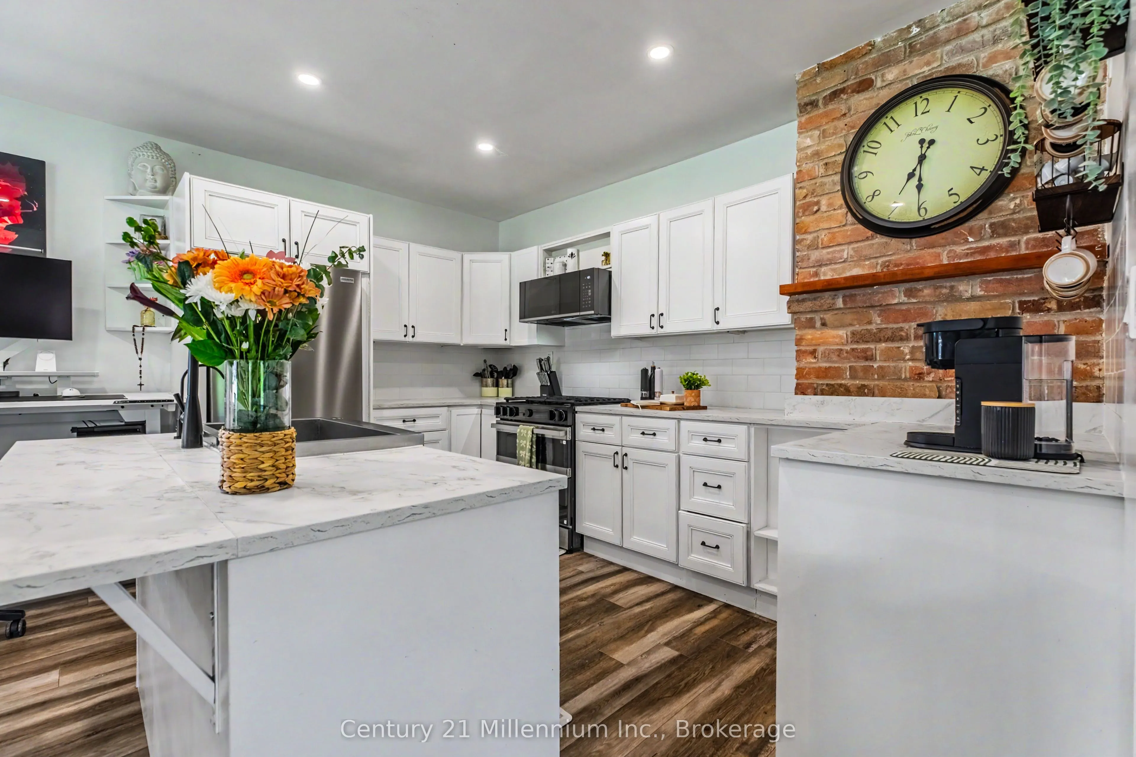 680193 Chatsworth Road 24