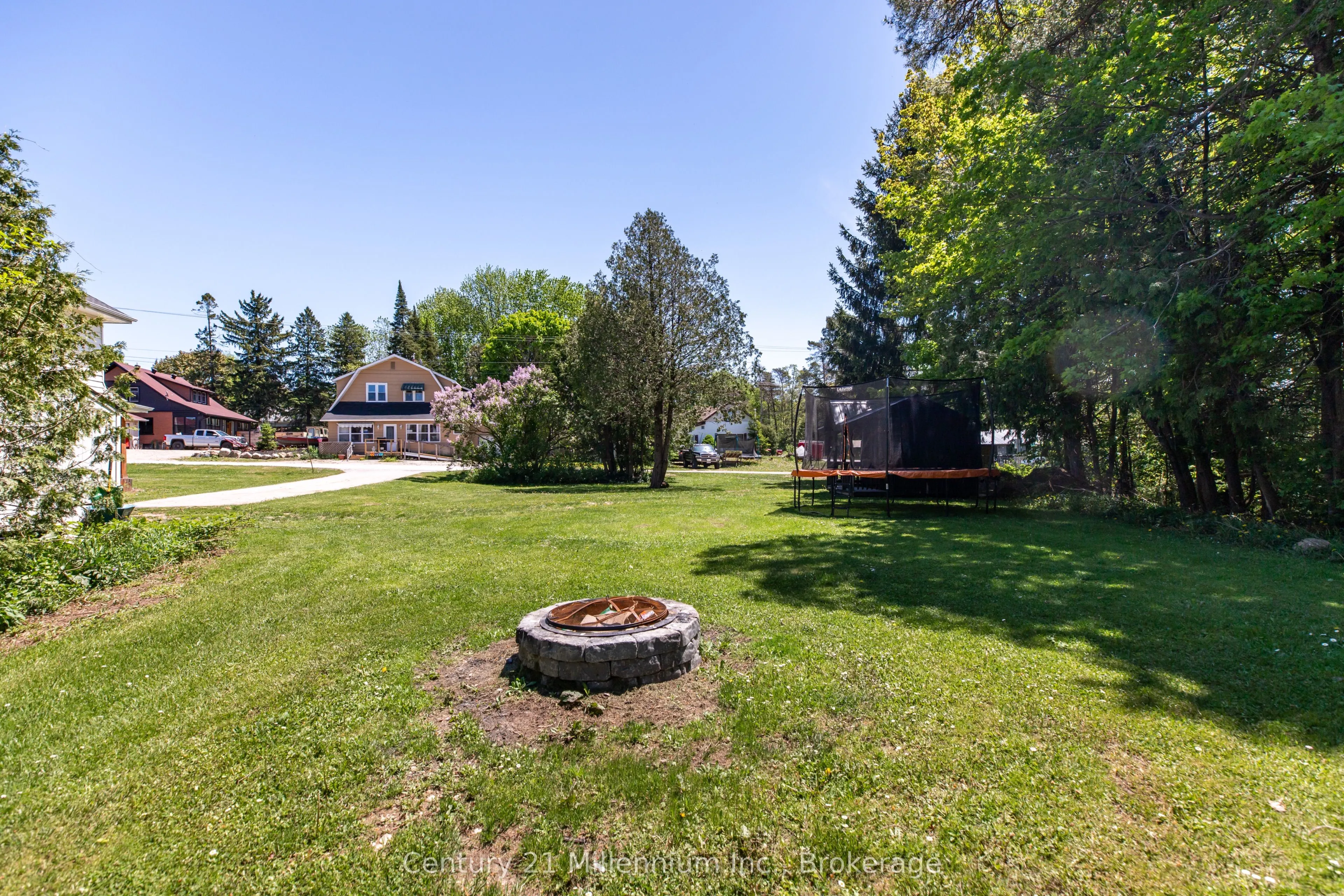 680193 Chatsworth Road 24