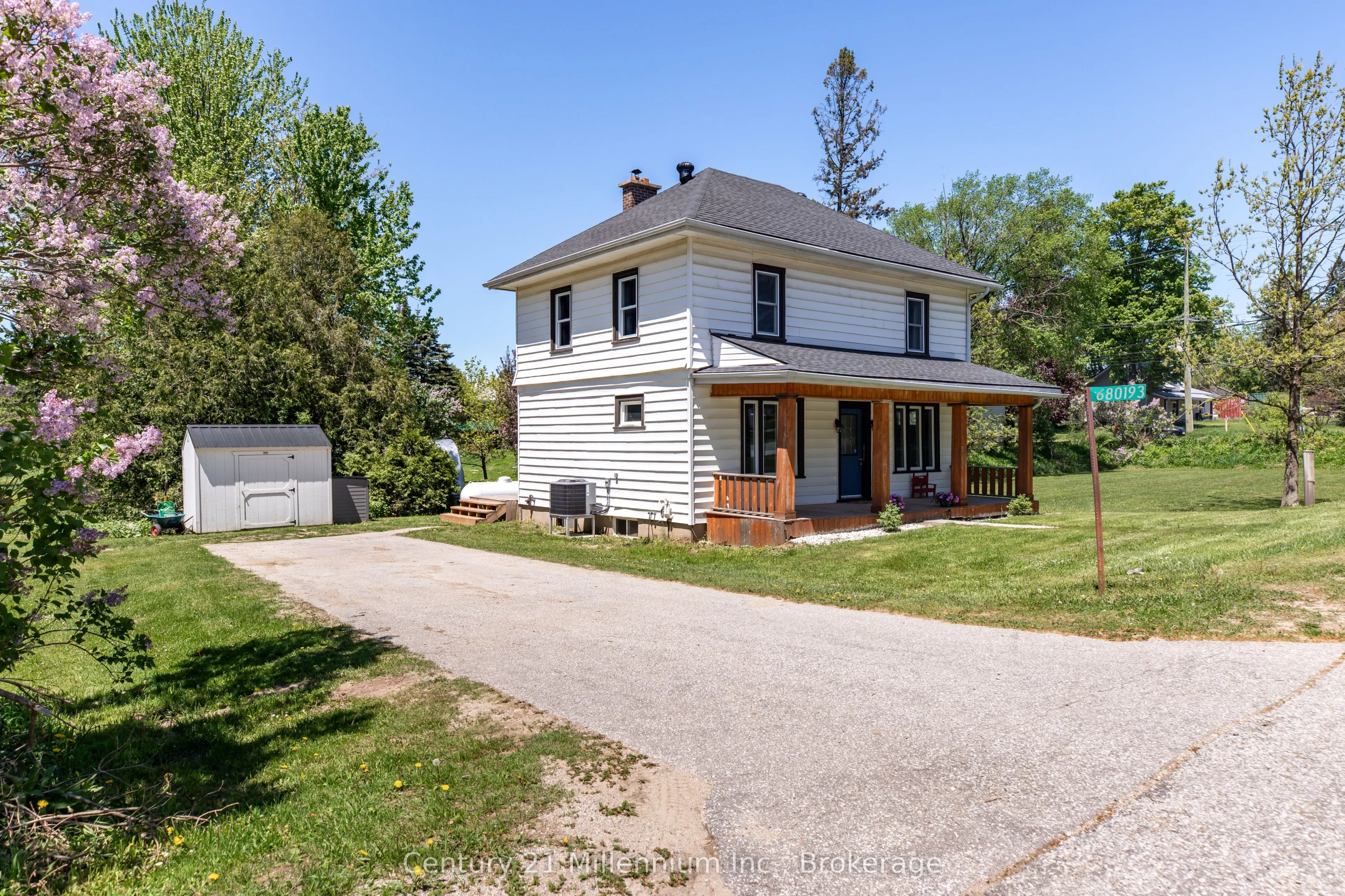 680193 Chatsworth Road 24