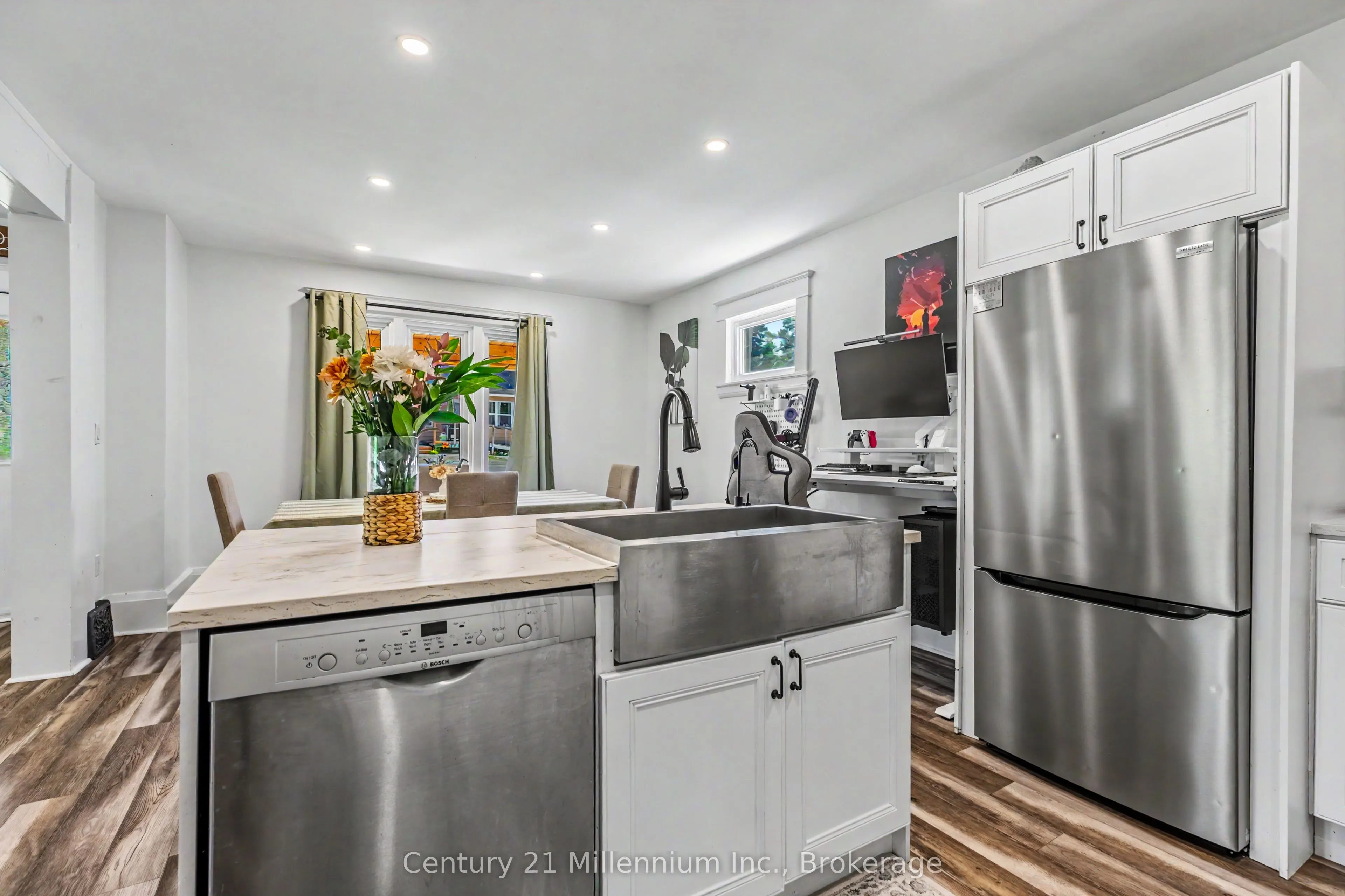 680193 Chatsworth Road 24