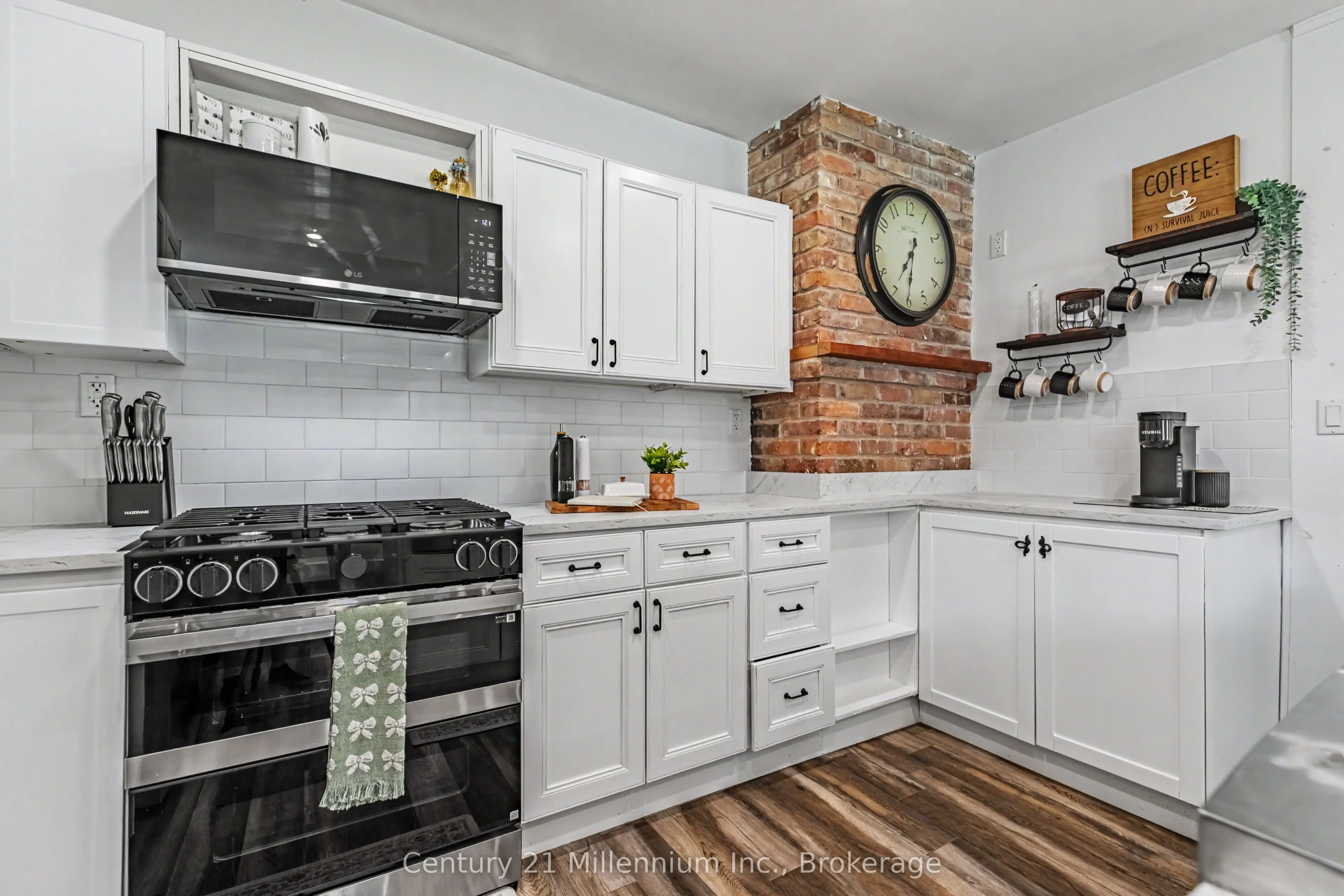 680193 Chatsworth Road 24