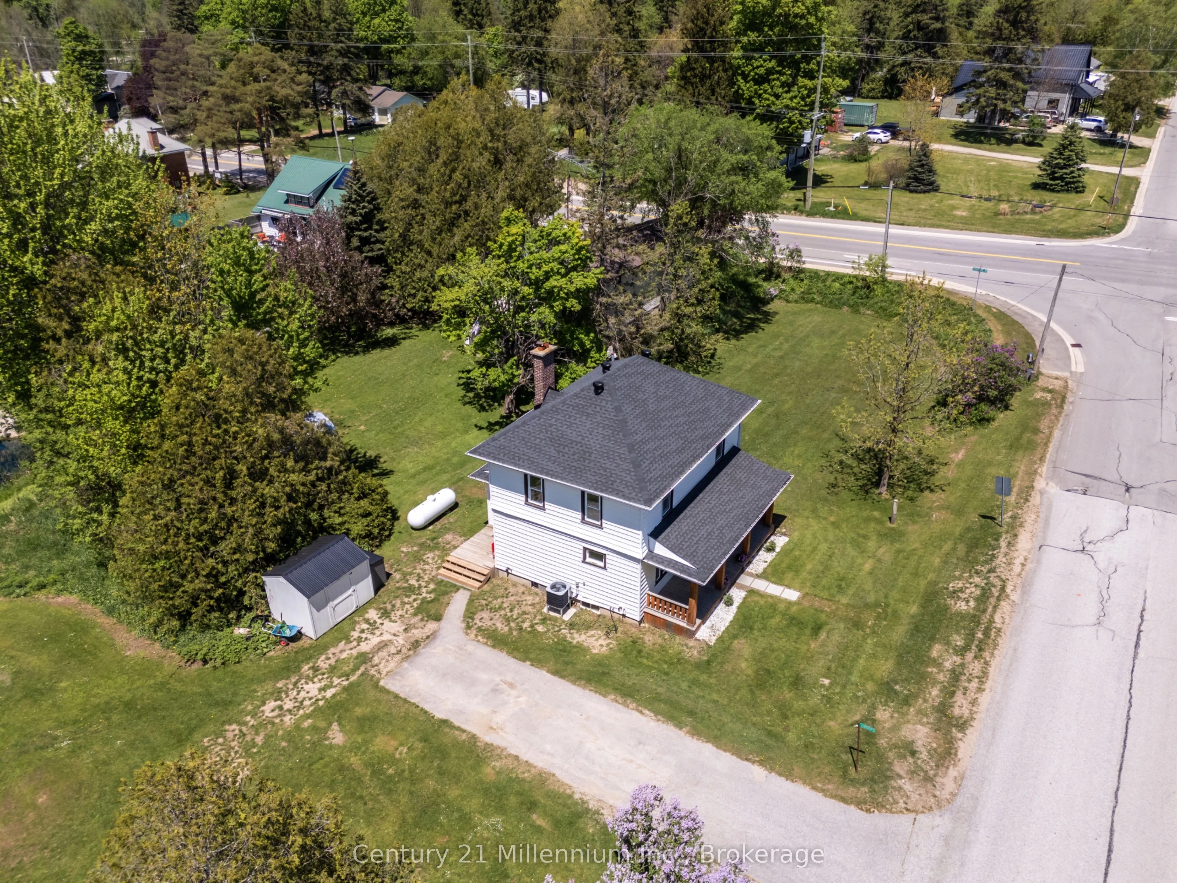 680193 Chatsworth Road 24