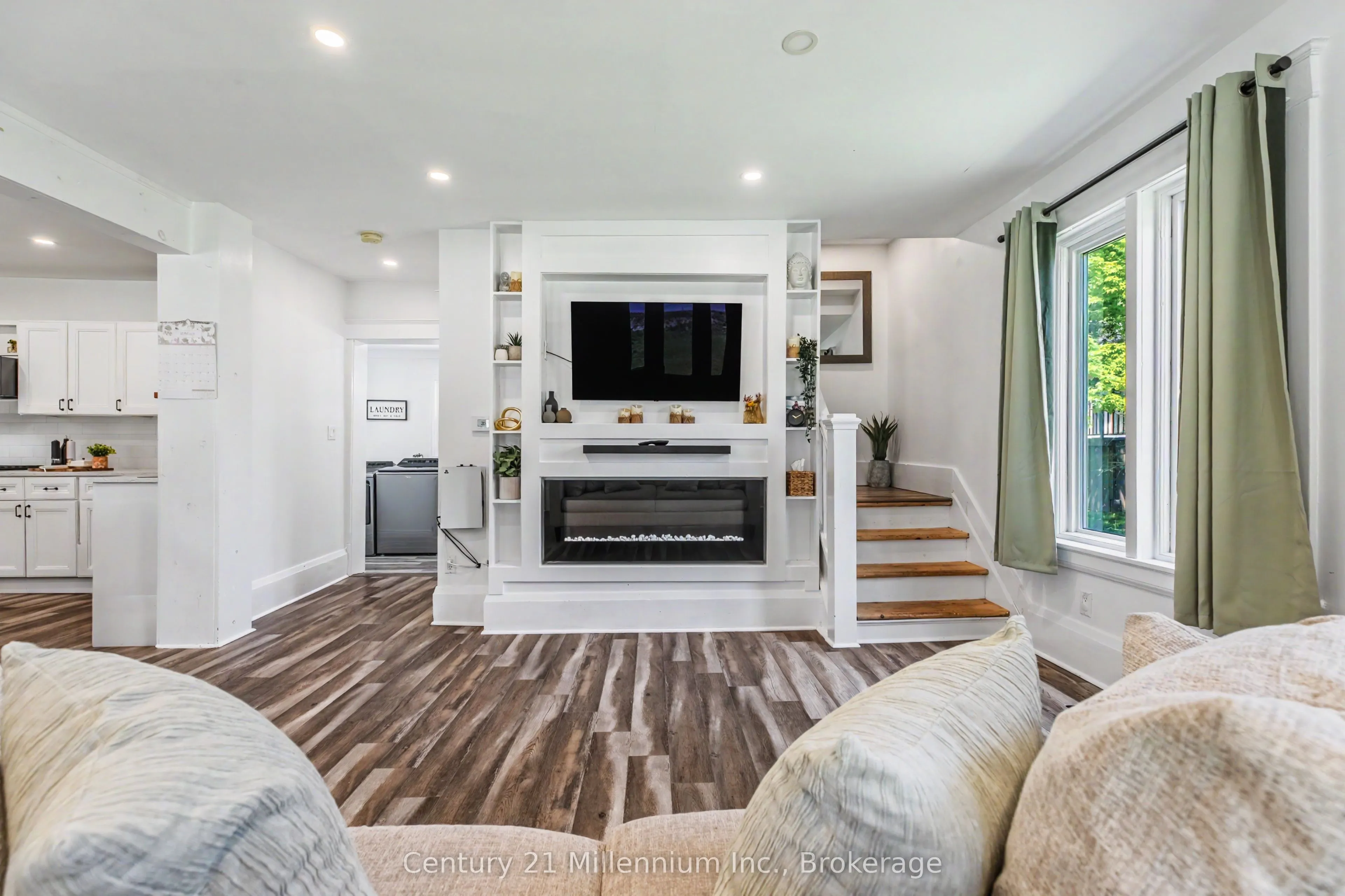 680193 Chatsworth Road 24