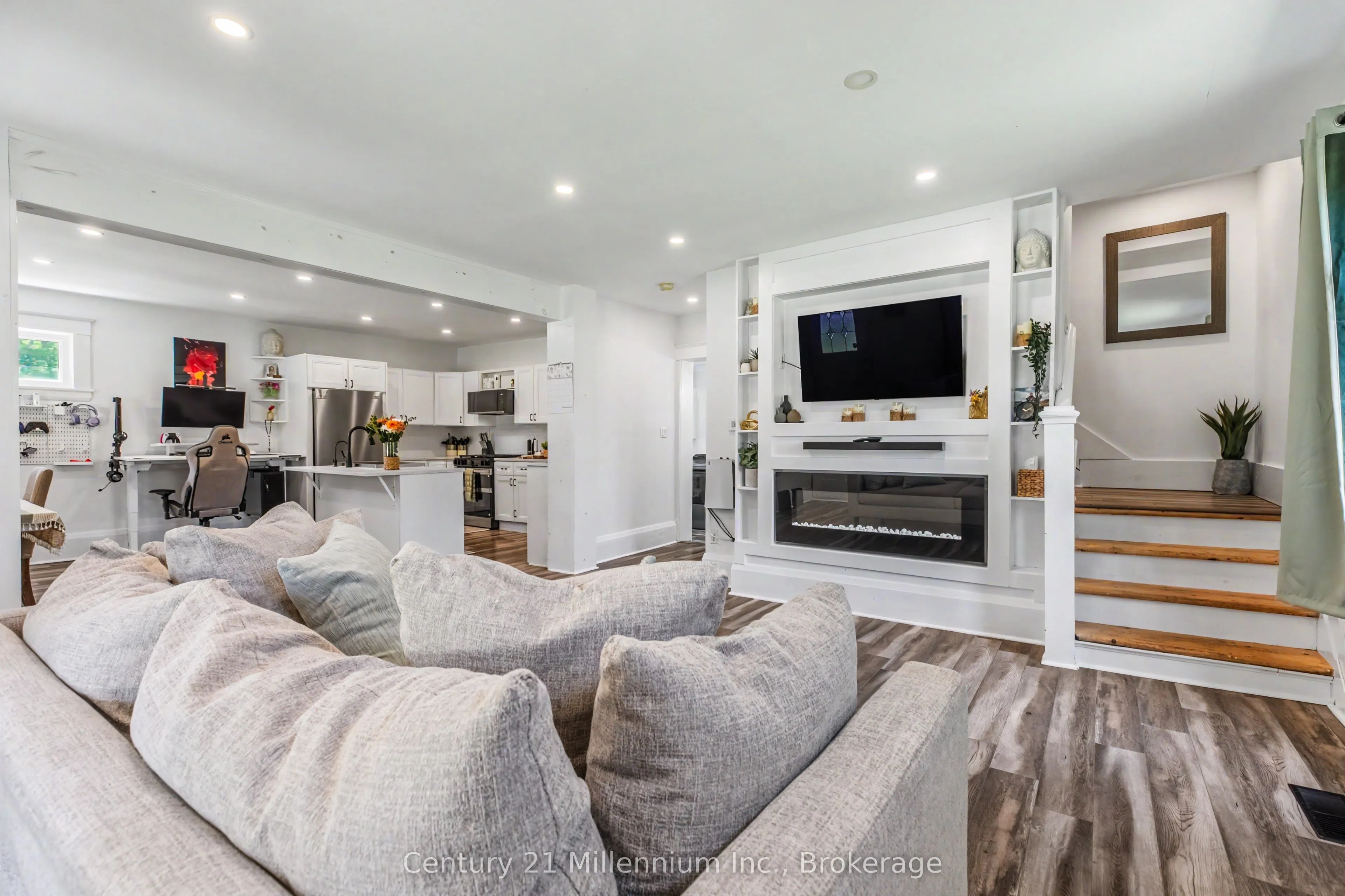 680193 Chatsworth Road 24