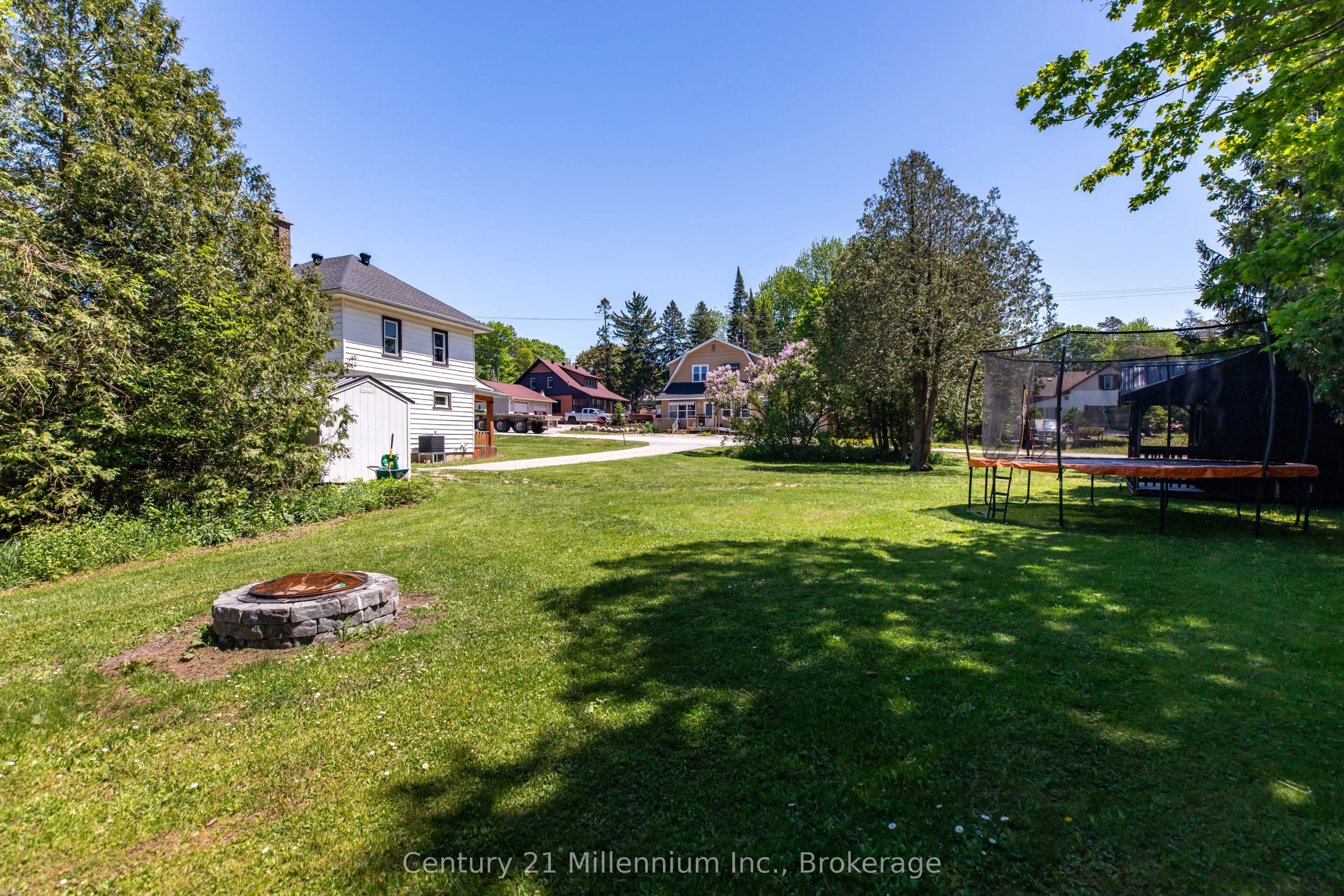 680193 Chatsworth Road 24