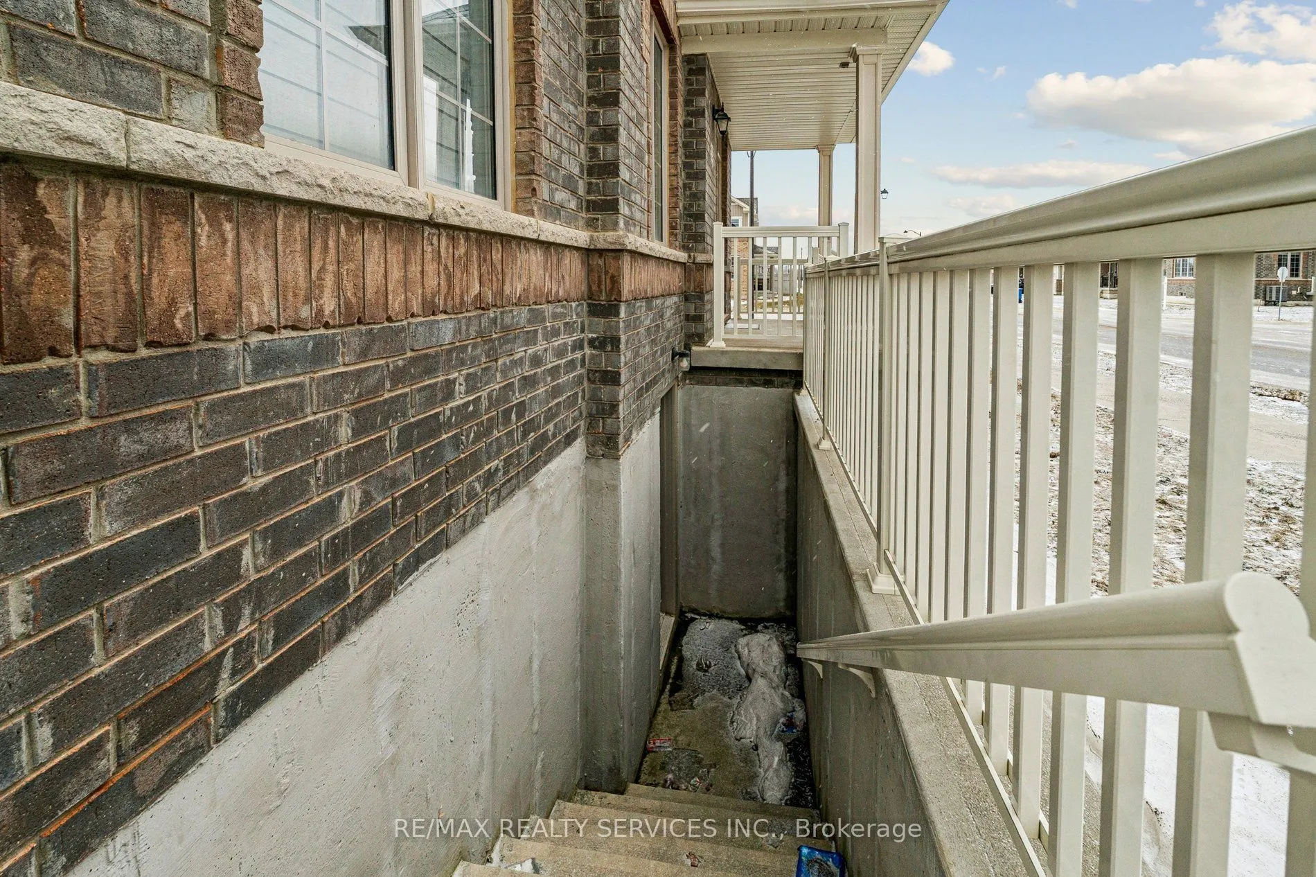 525 Red Elm Road