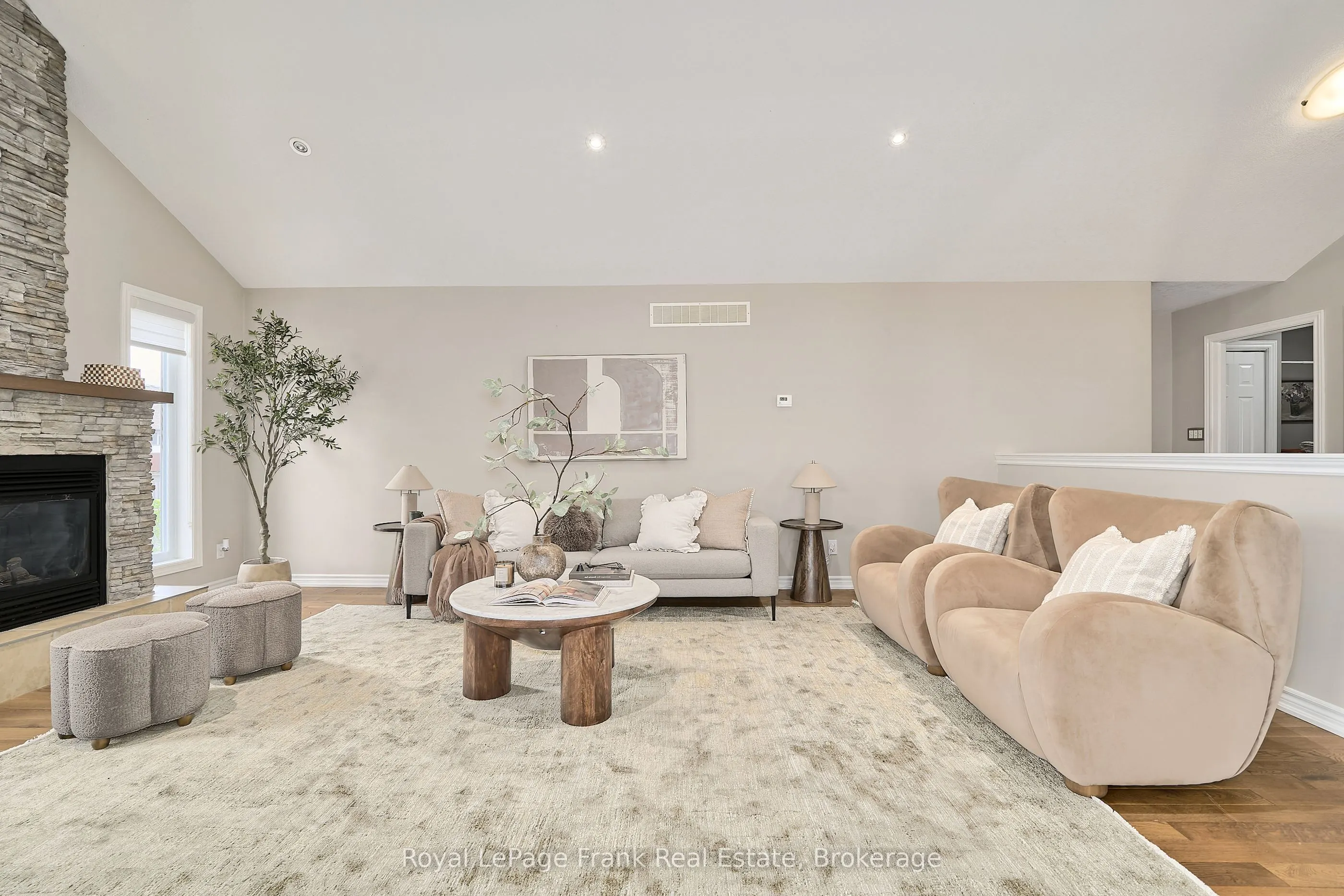 11 Fox Den Drive