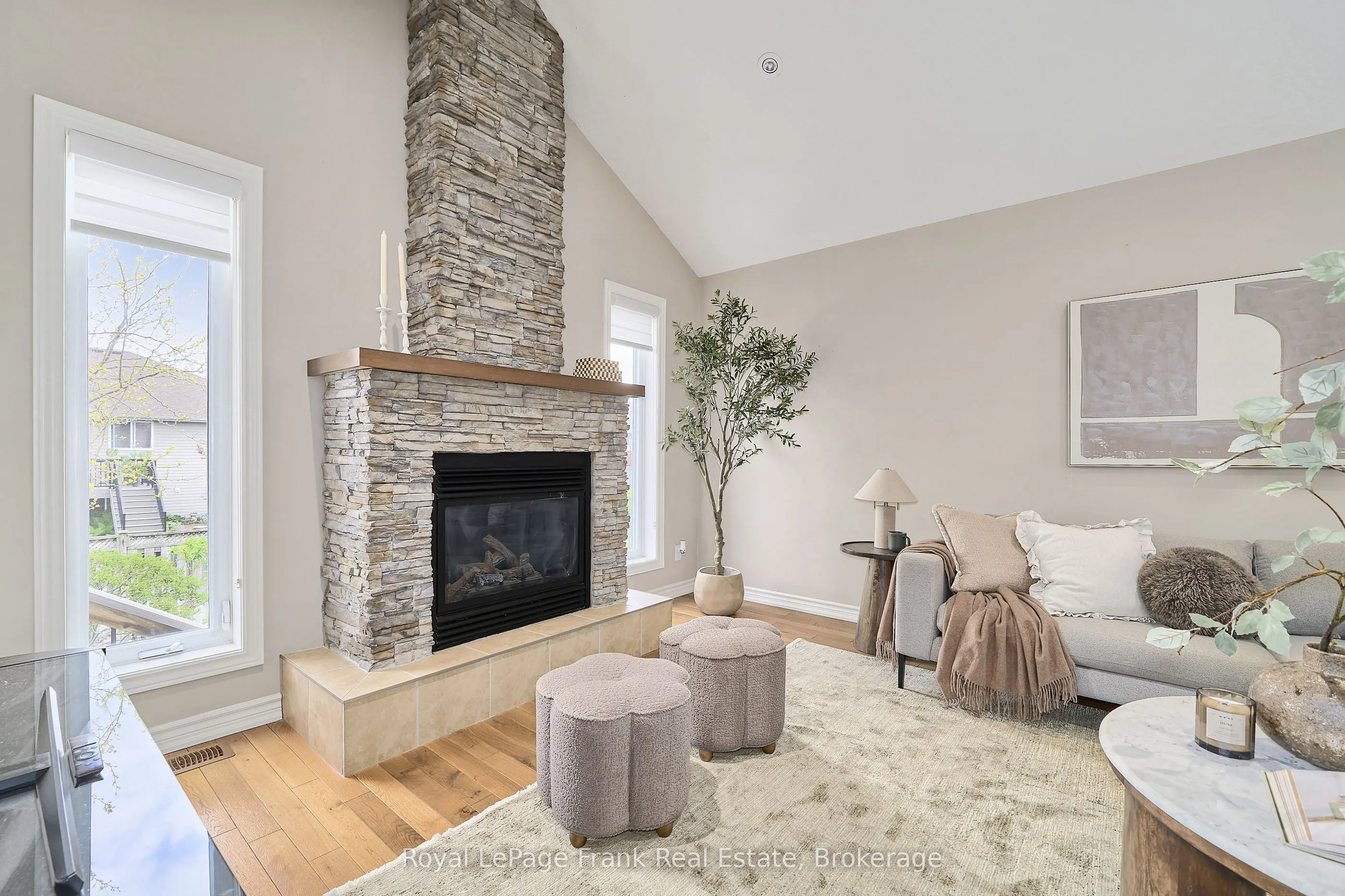11 Fox Den Drive