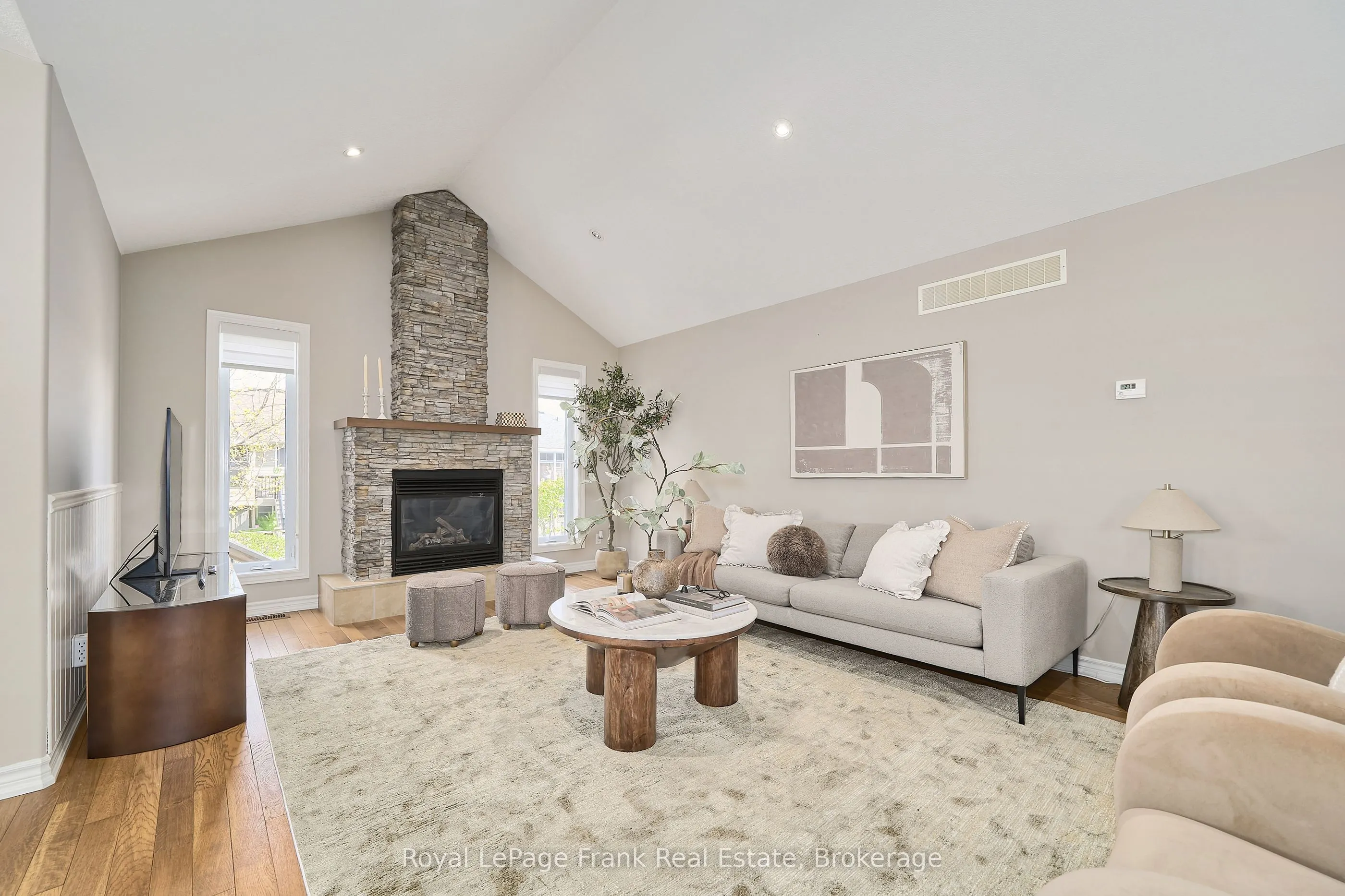 11 Fox Den Drive