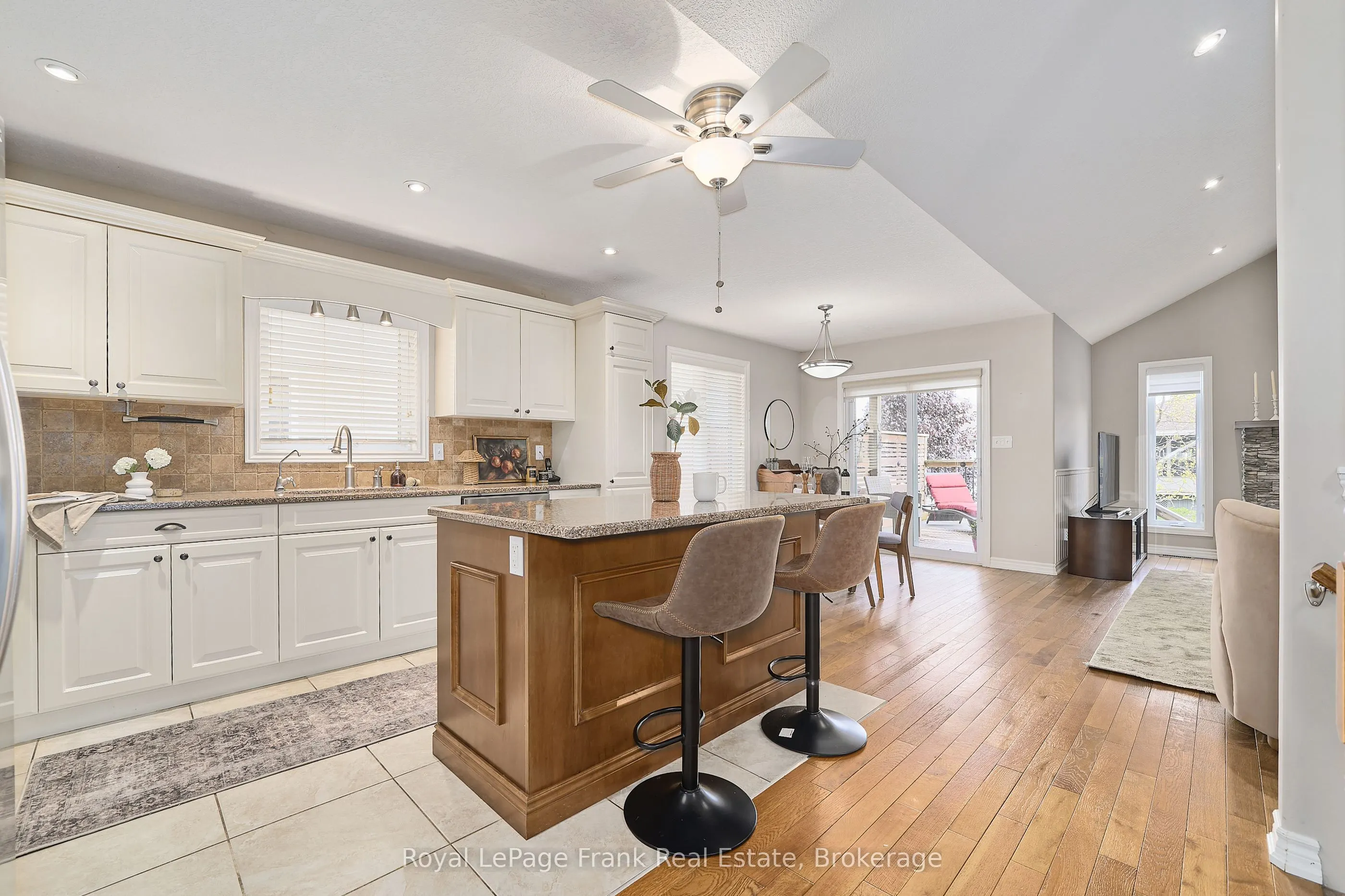 11 Fox Den Drive