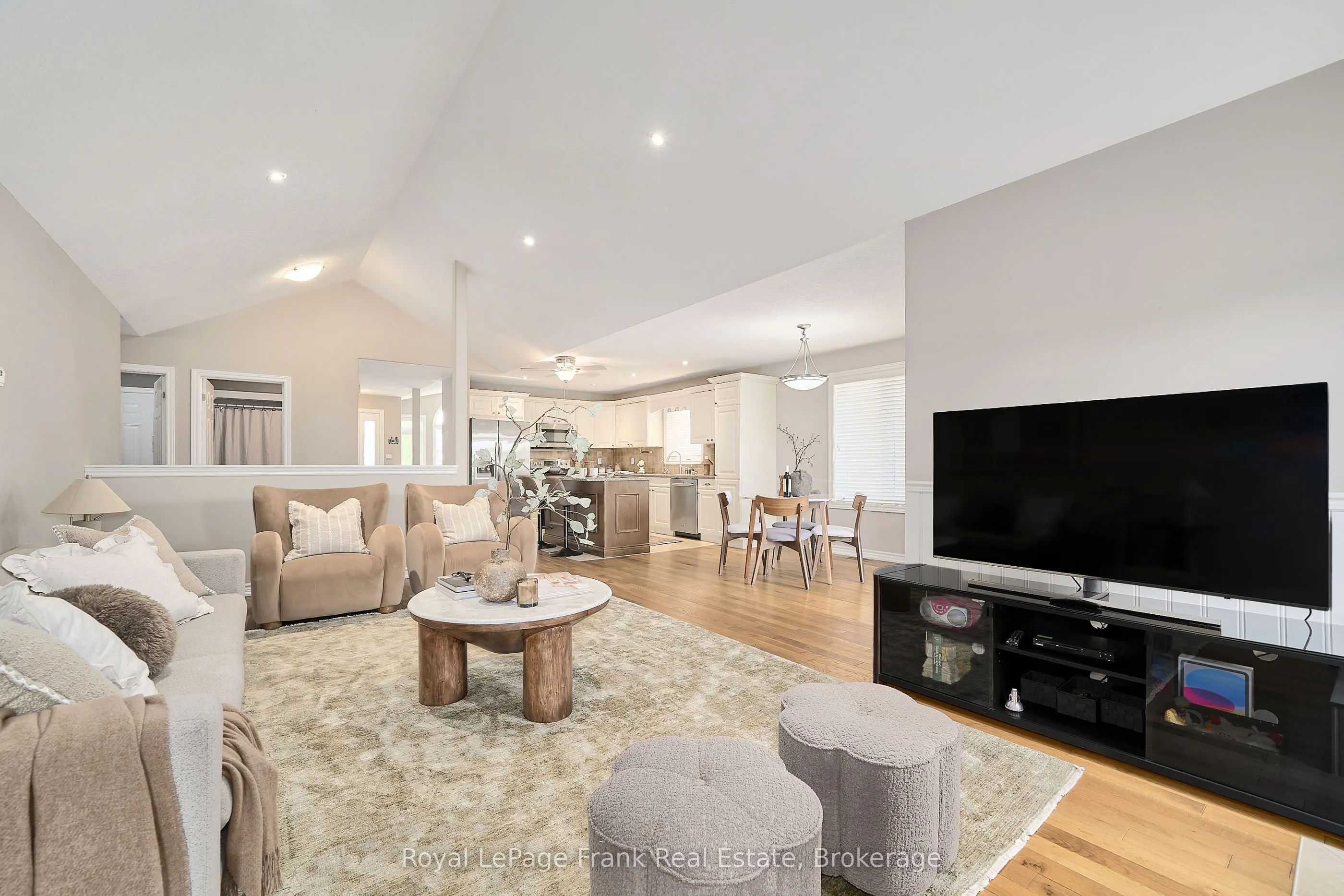 11 Fox Den Drive