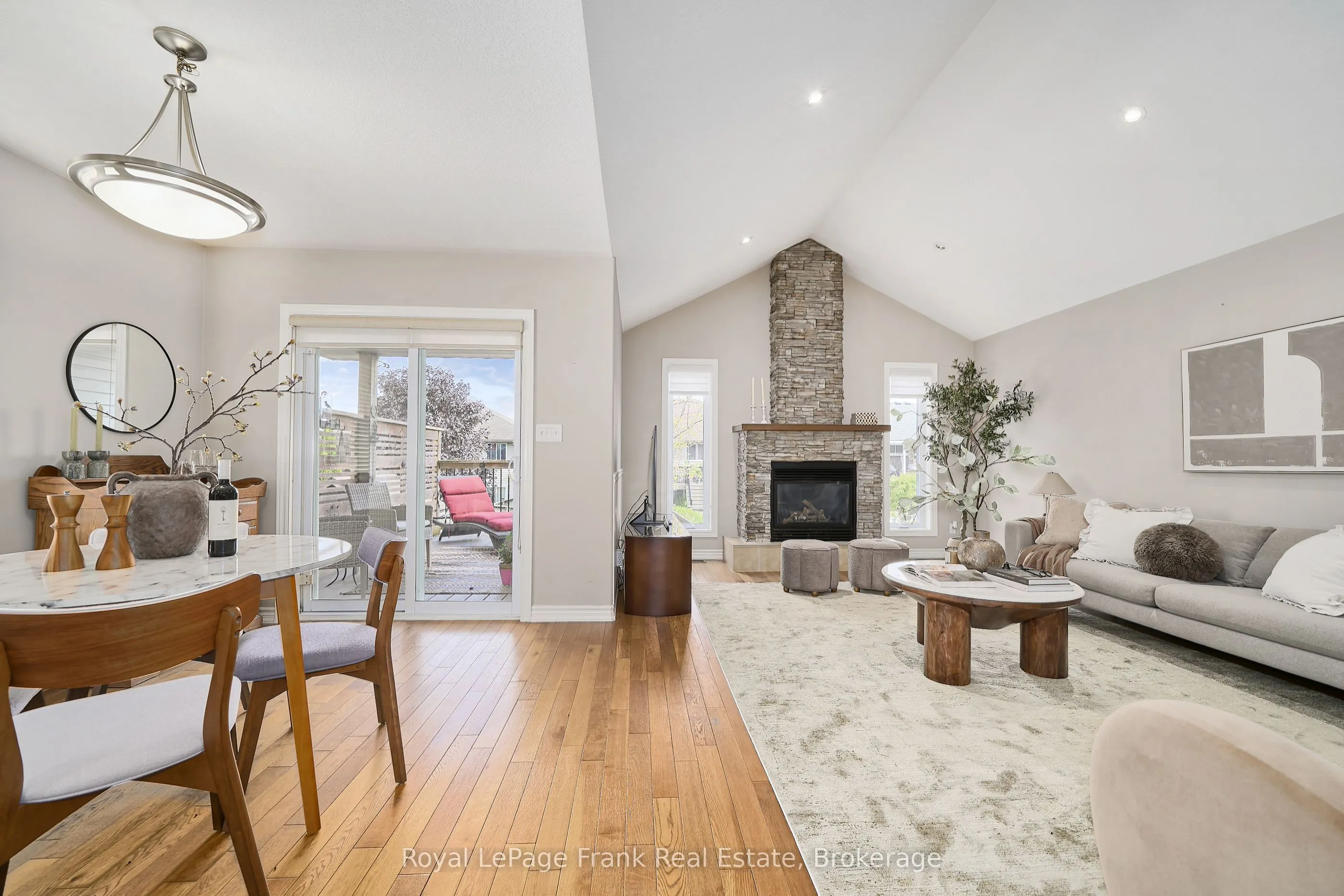 11 Fox Den Drive