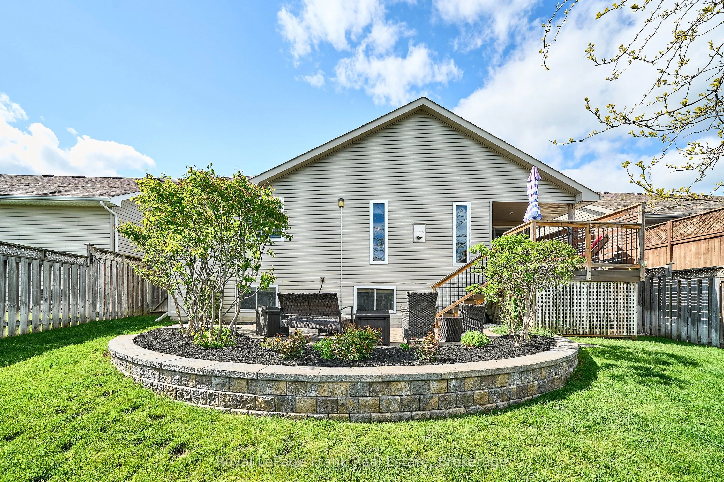 11 Fox Den Drive