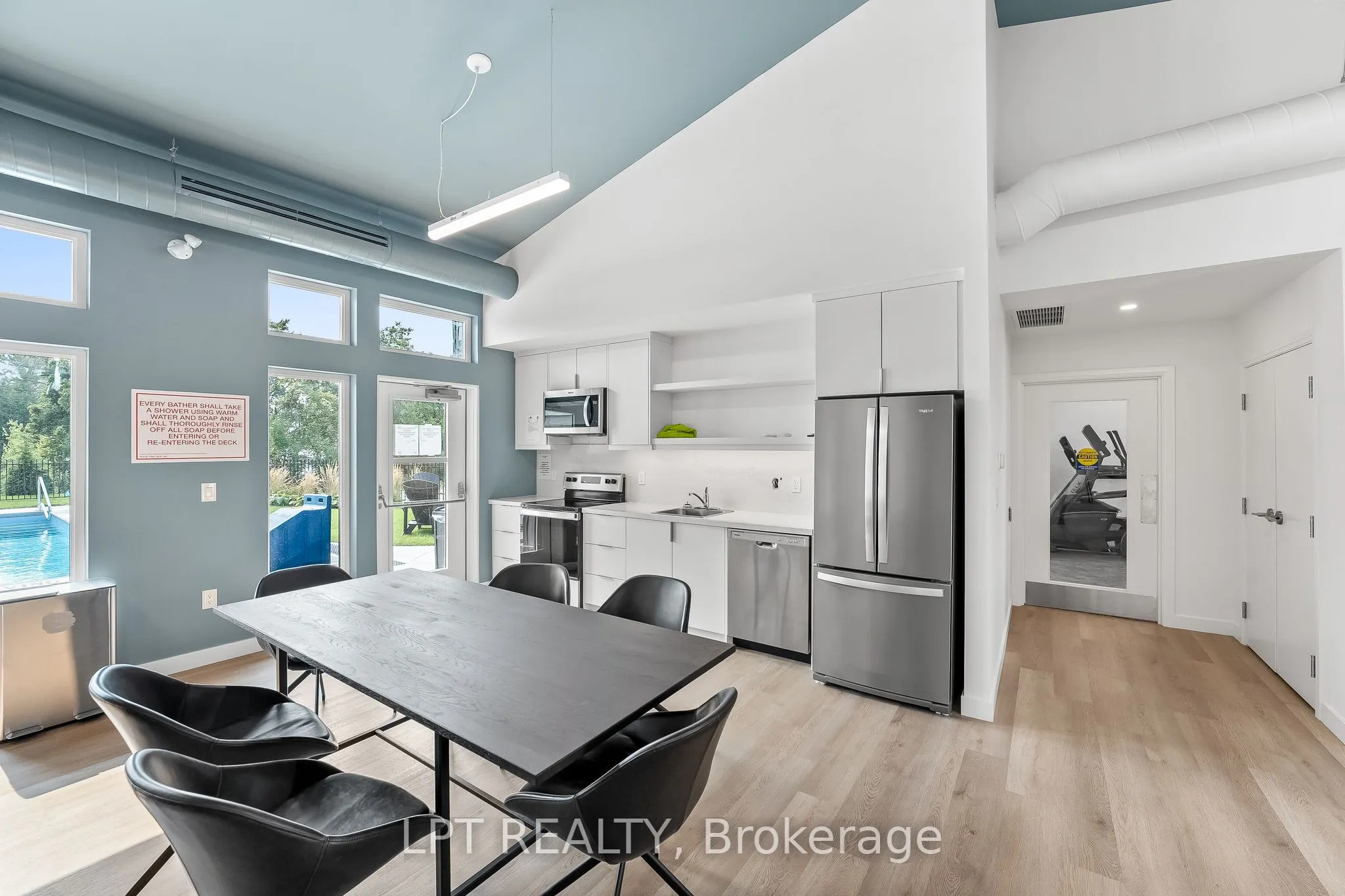 19B West Street N #402