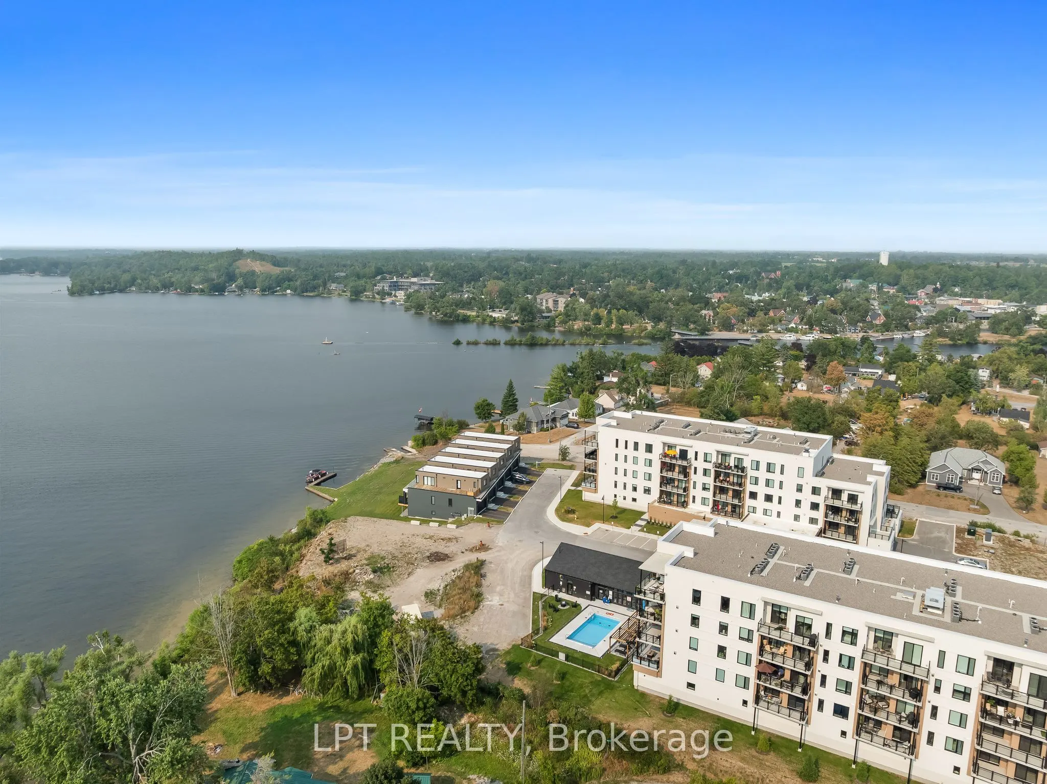 19B West Street N #402