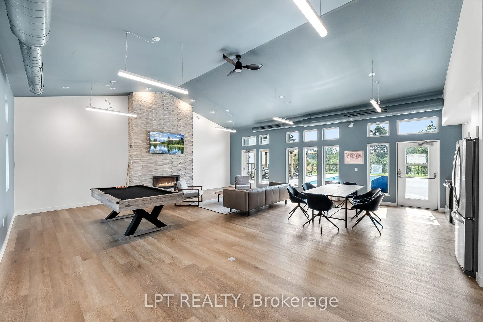 19B West Street N #402