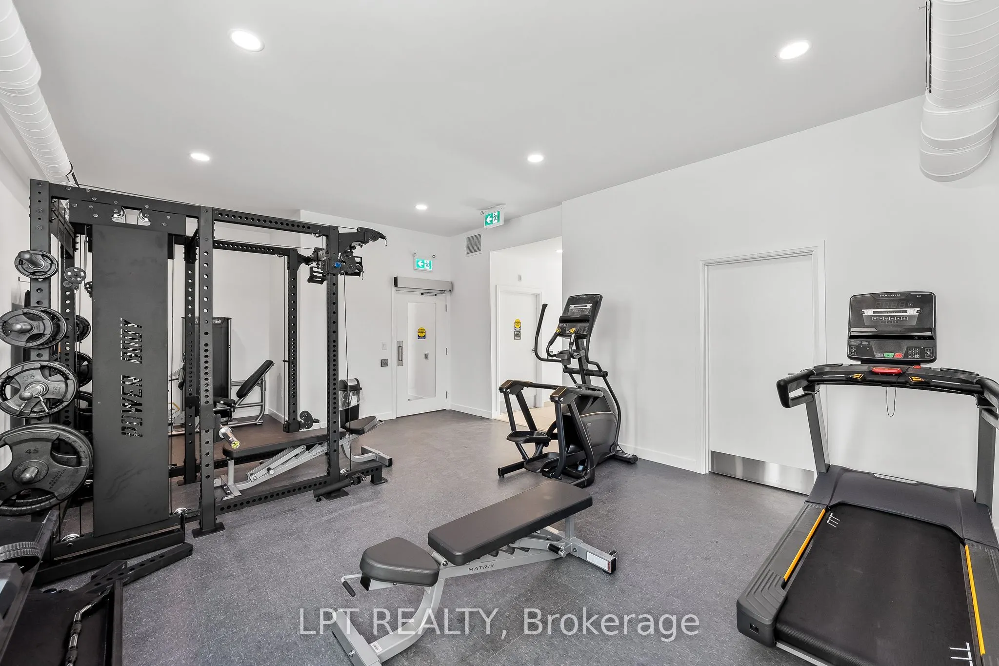 19B West Street N #402