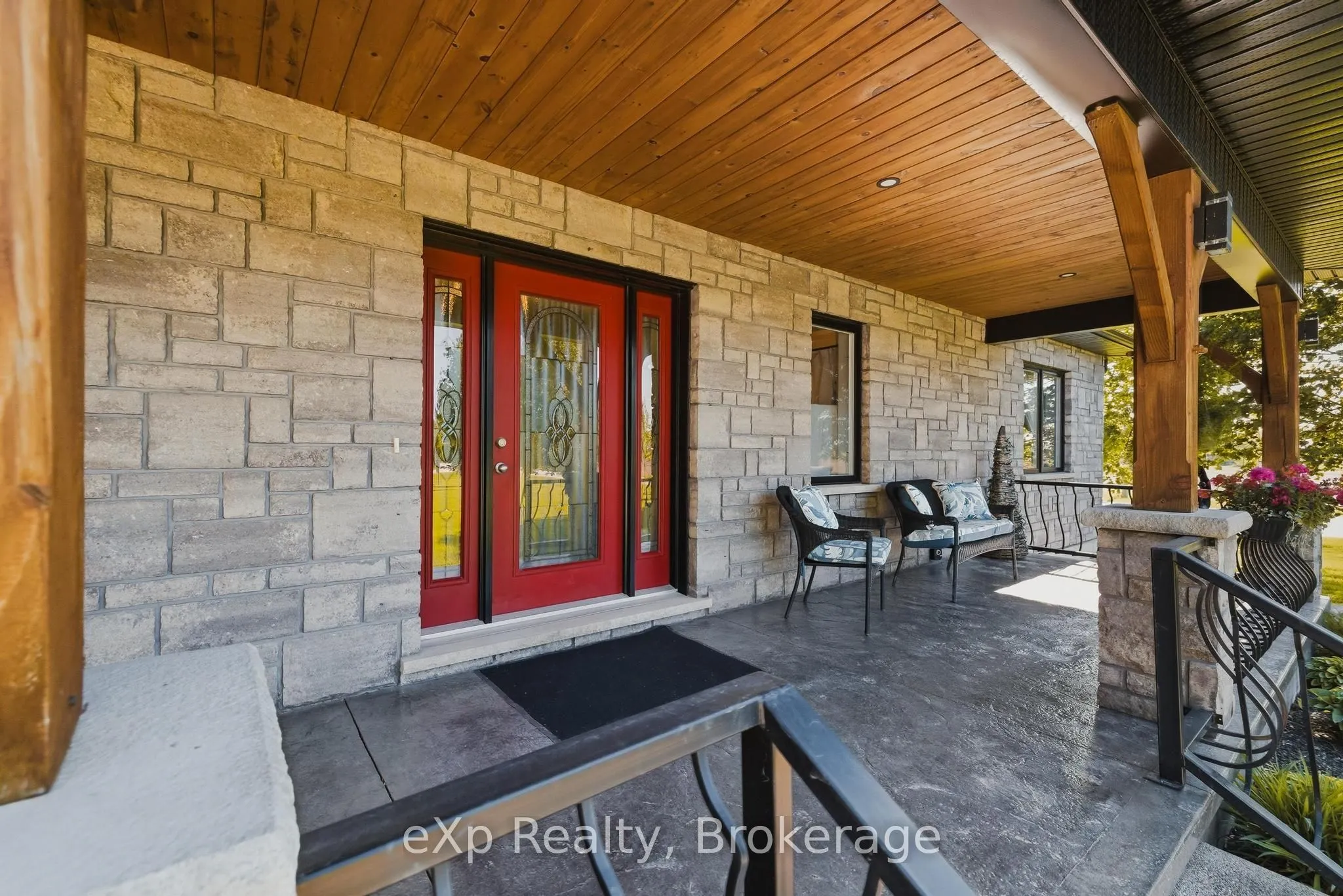 100 Harris Crescent