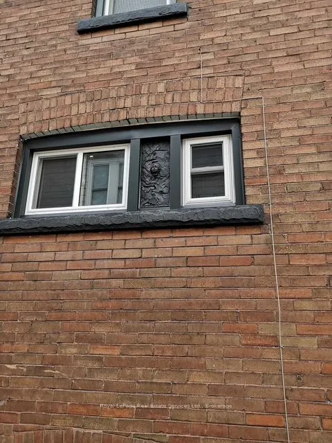 25 Isabel Street