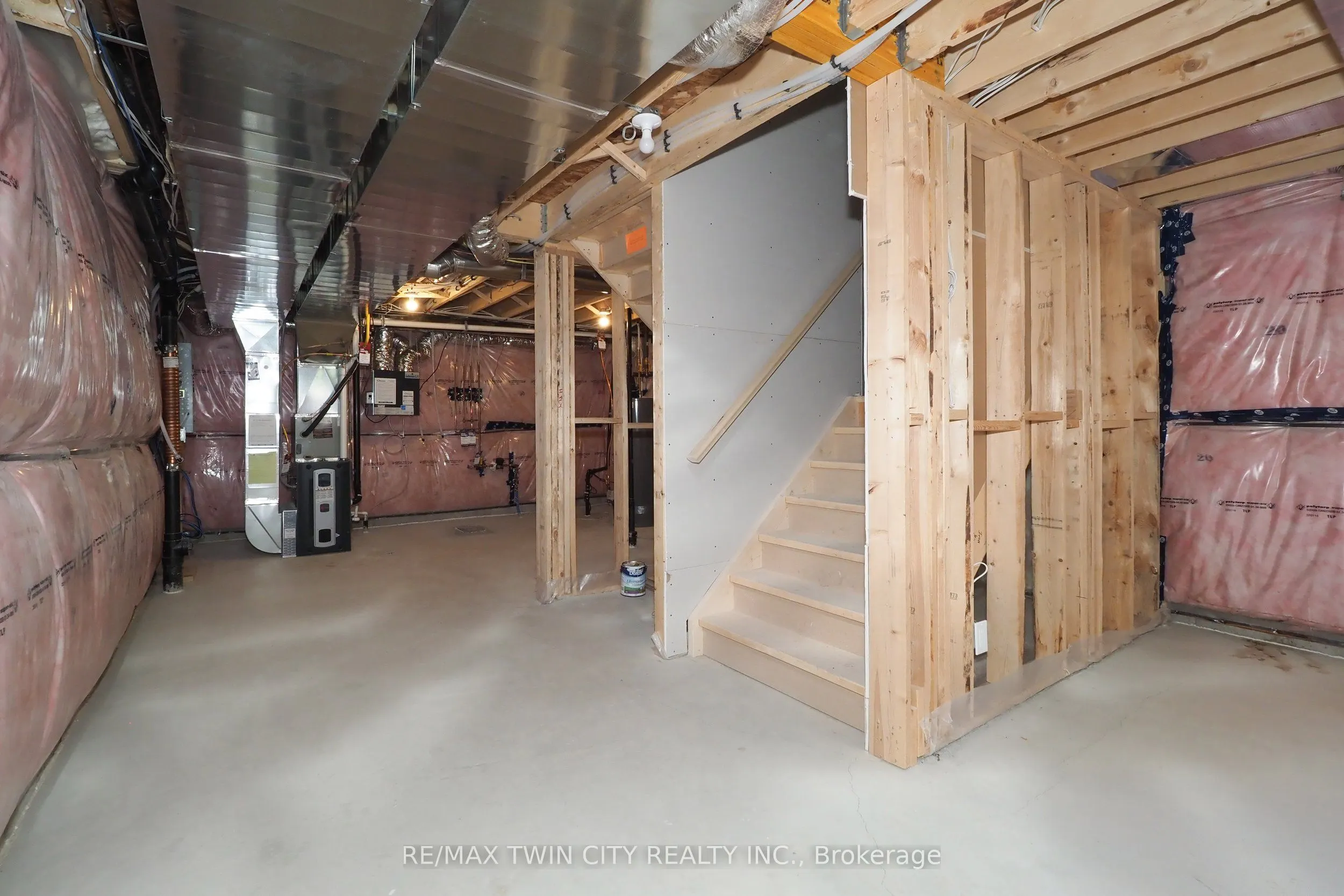 220 JEFFREY Place