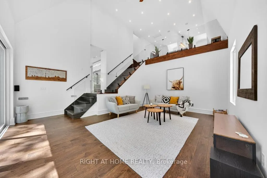 64 Ravina Crescent