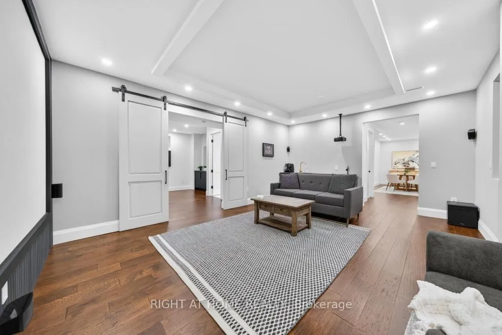 64 Ravina Crescent