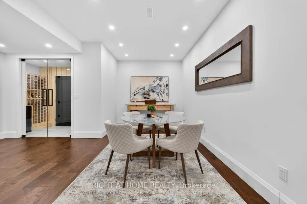 64 Ravina Crescent