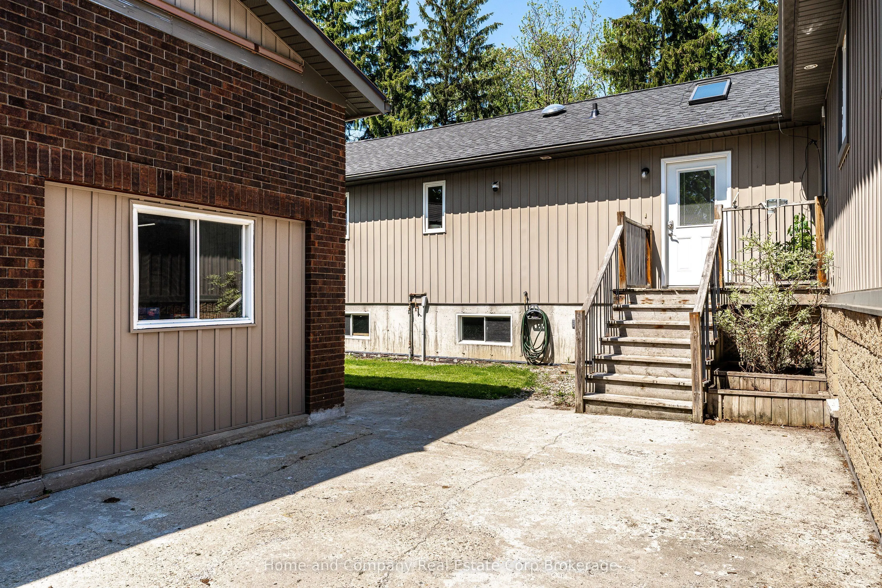50 Dufferin Street