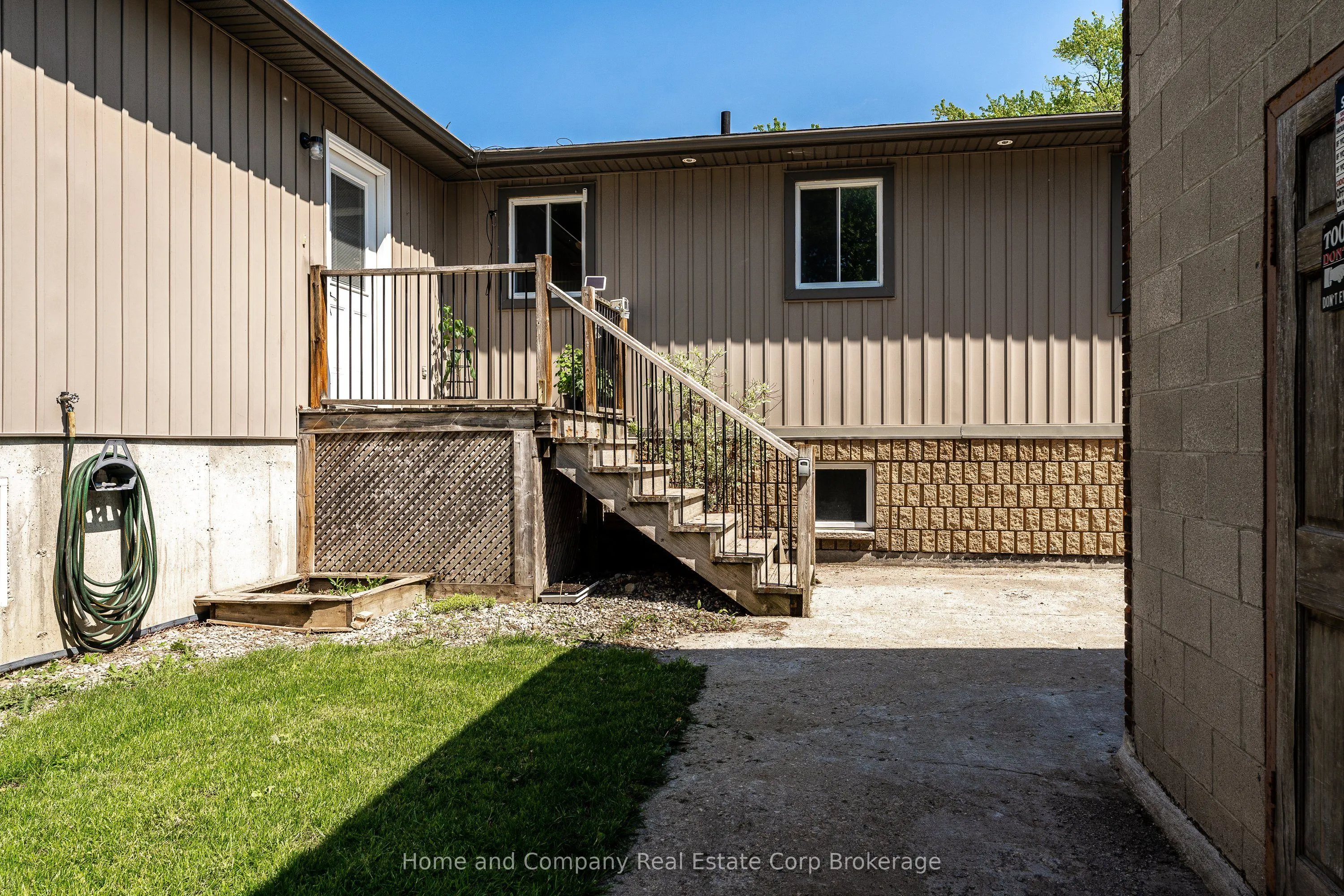 50 Dufferin Street