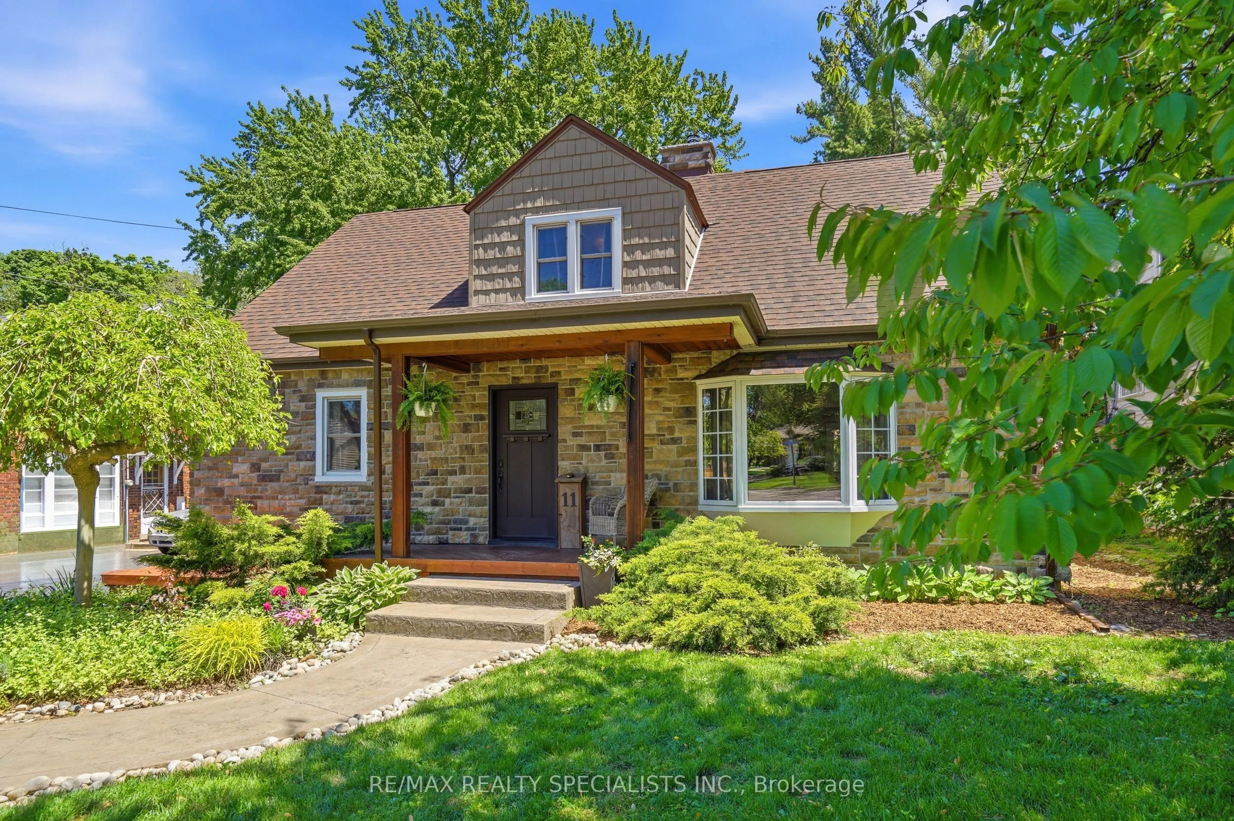 11 Kingsway Boulevard