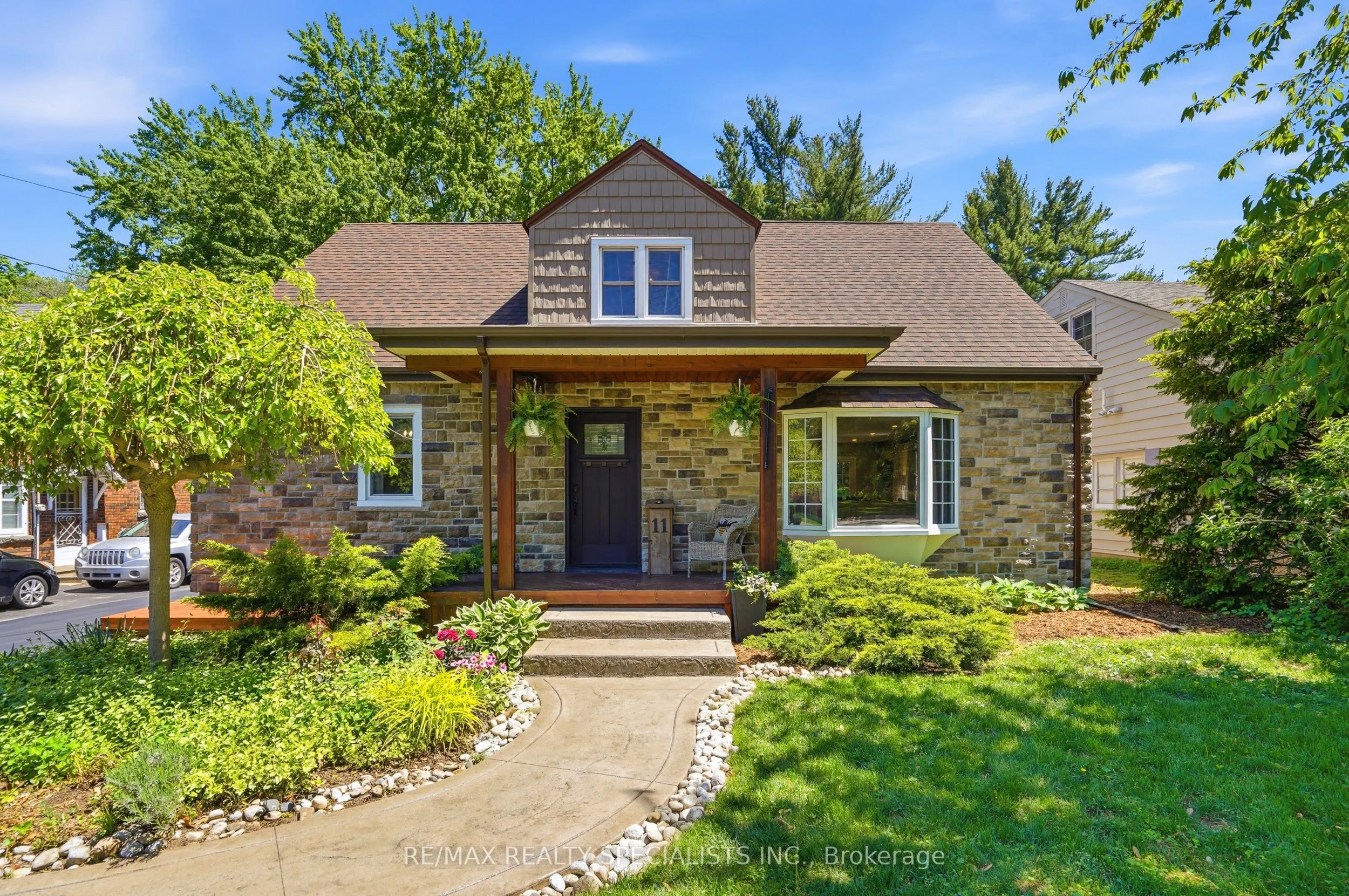 11 Kingsway Boulevard