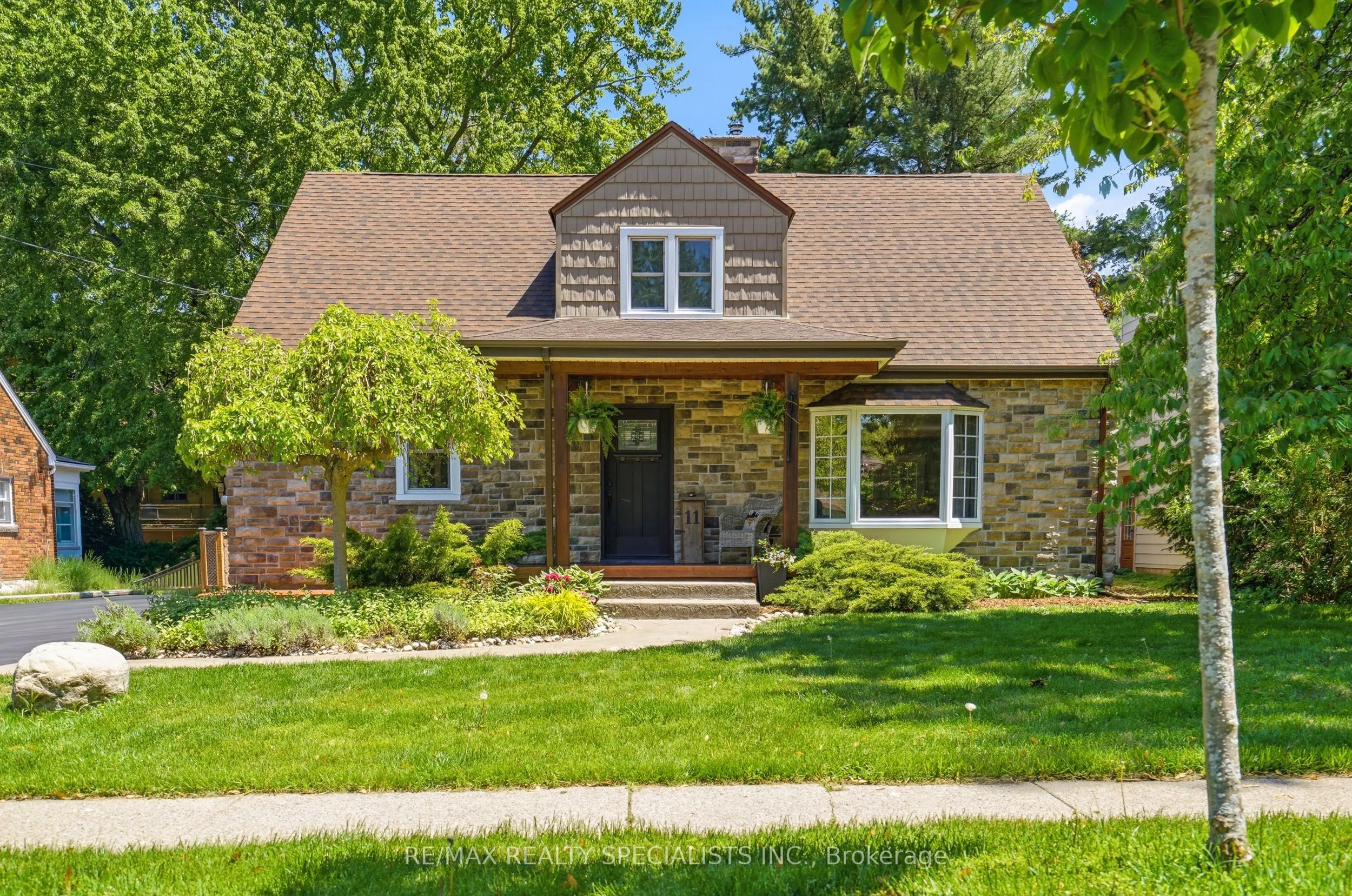 11 Kingsway Boulevard