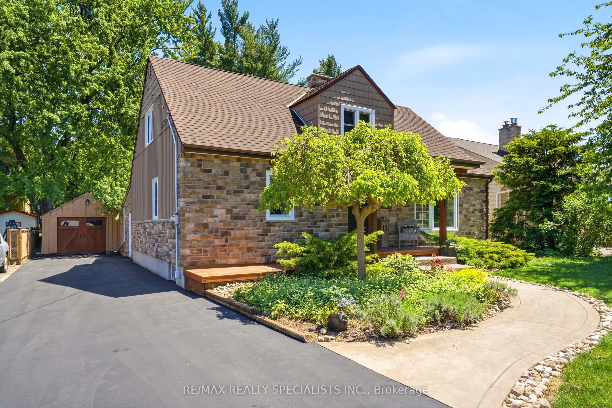 11 Kingsway Boulevard