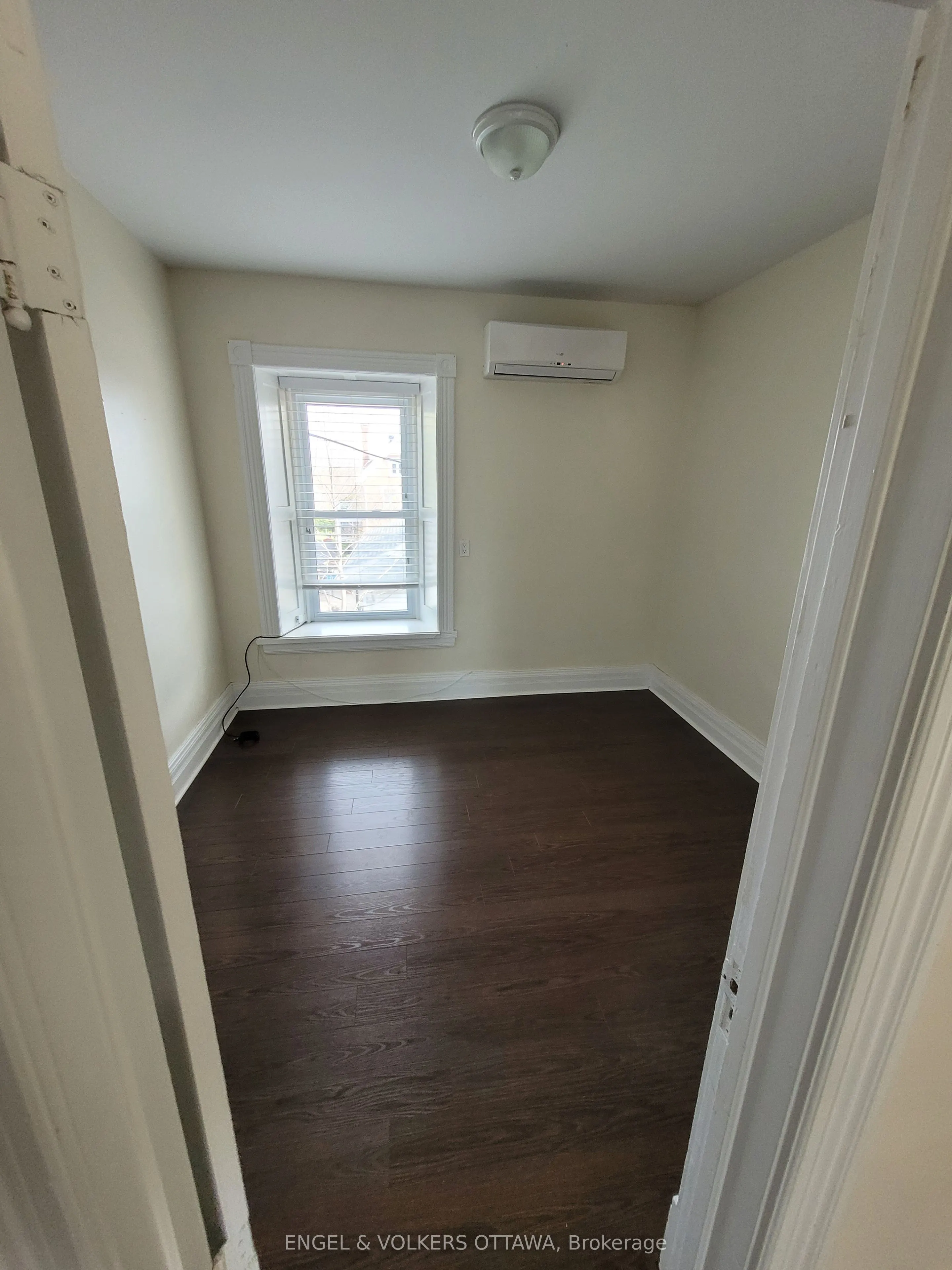 716 King Street W