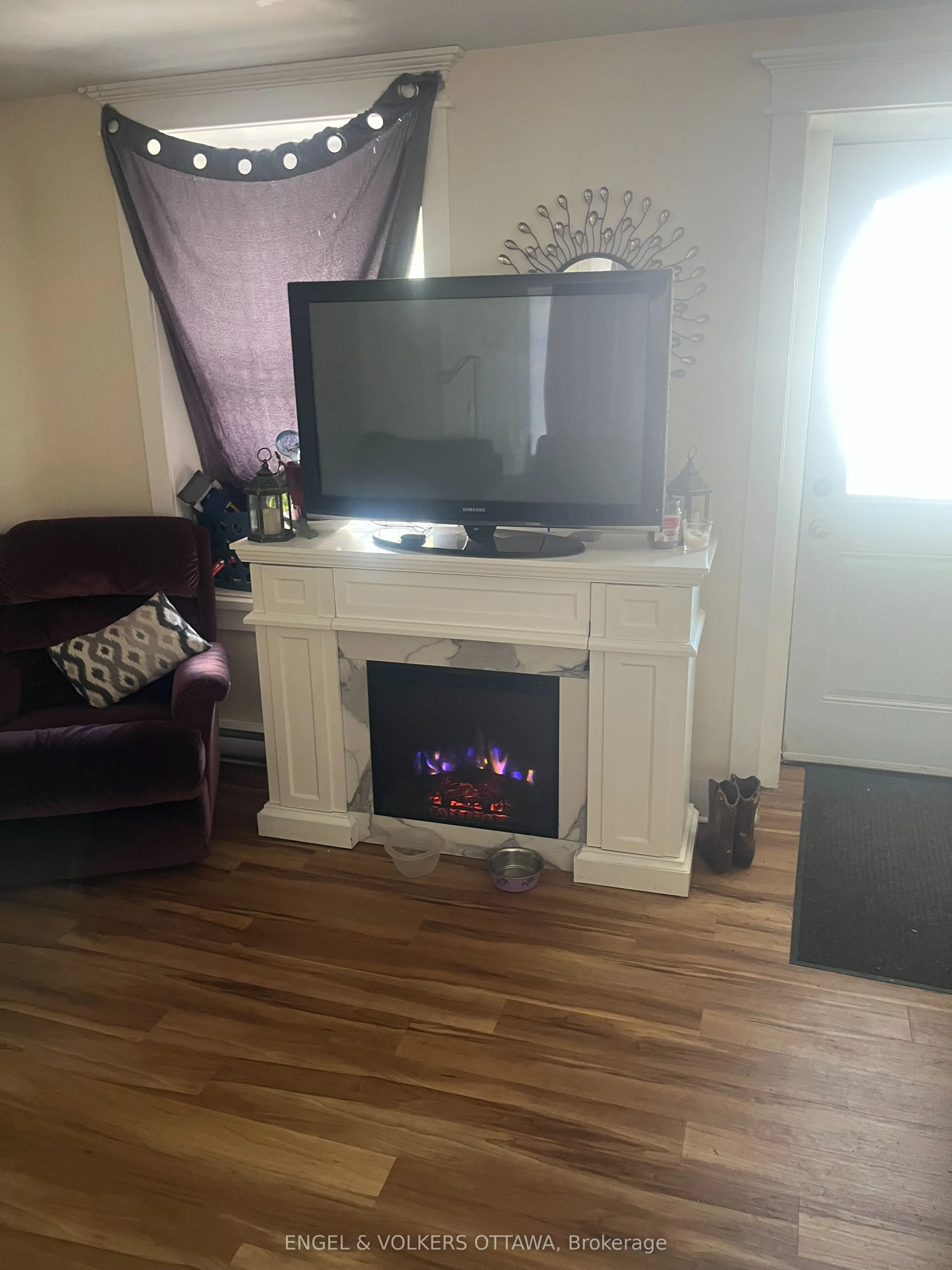 716 King Street W