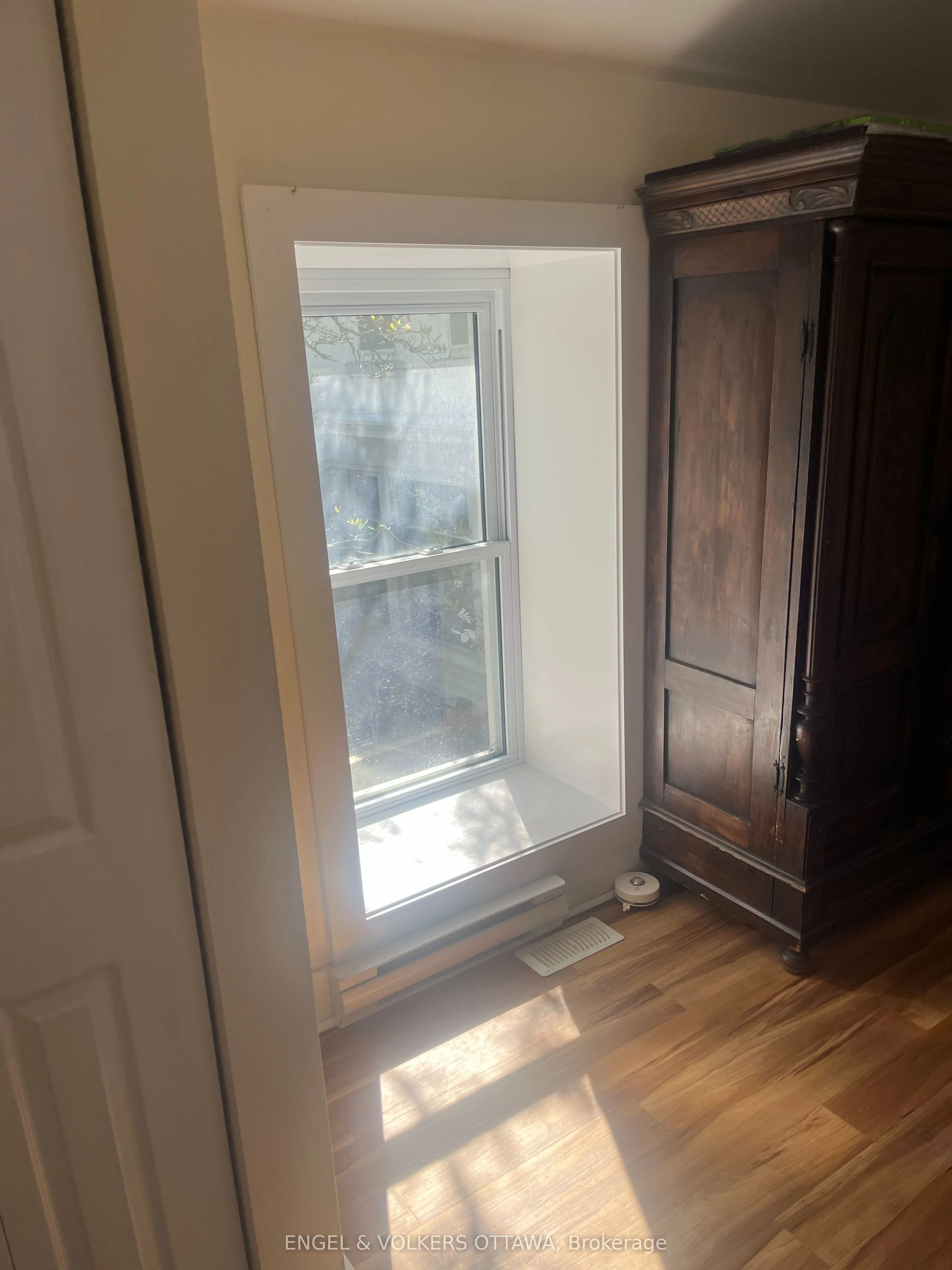 716 King Street W