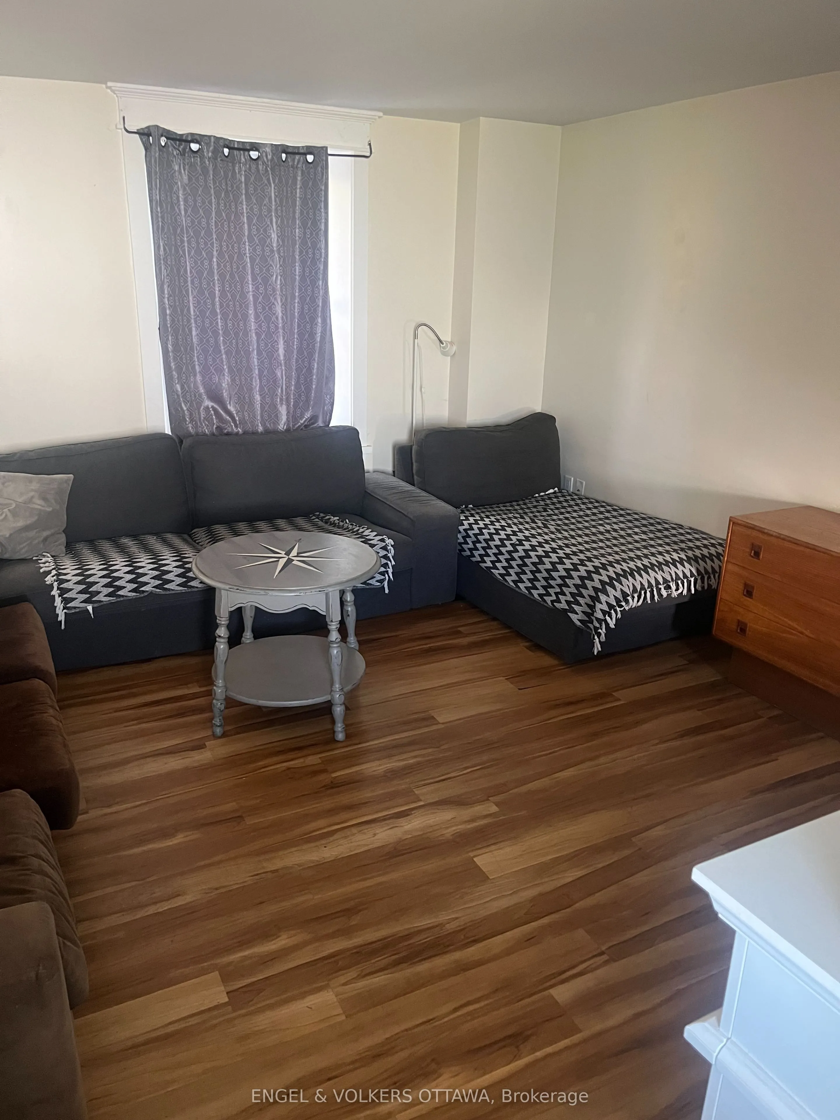 716 King Street W