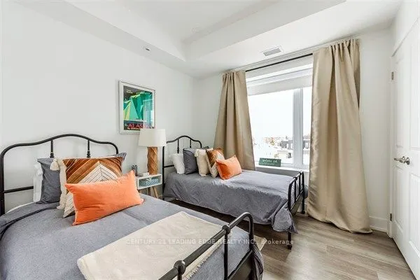 19B West Street N #301